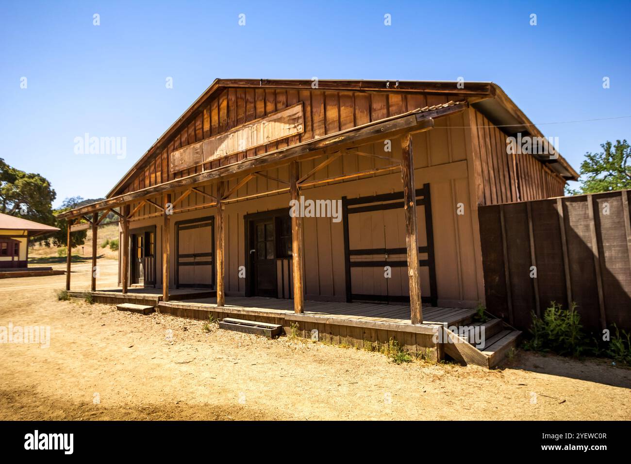 Agoura Hills, Californie, États-Unis - 05-03-2018 : vue de la façade d'un bâtiment, vue au Paramount Ranch. Banque D'Images