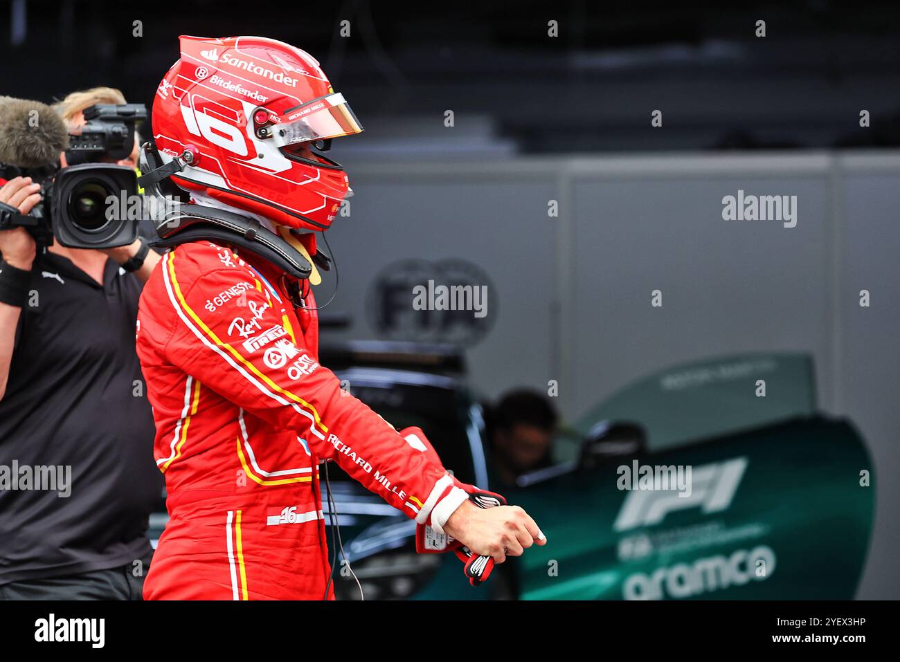 Sao Paulo, Brésil. 01 novembre 2024. Charles Leclerc (mon) Ferrari en qualification Sprint parc ferme. 01.11.2024. Championnat du monde de formule 1, Rd 21, Grand Prix du Brésil, Sao Paulo, Brésil, journée de qualification Sprint. Le crédit photo devrait se lire : XPB/Alamy Live News. Banque D'Images