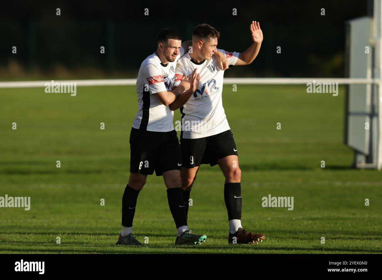 Walsall, Royaume-Uni, 26 octobre 2024. Fletcher Toll de Corby (9) célèbre son troisième but sideÕs lors de la Northern premier League Division One Midlands m Banque D'Images