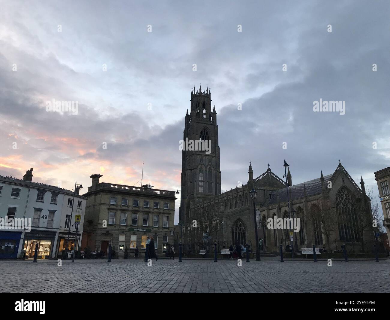 Vue panoramique sur l'église St Botolph et le marché au coucher du soleil dans le Lincolnshire de Boston Banque D'Images