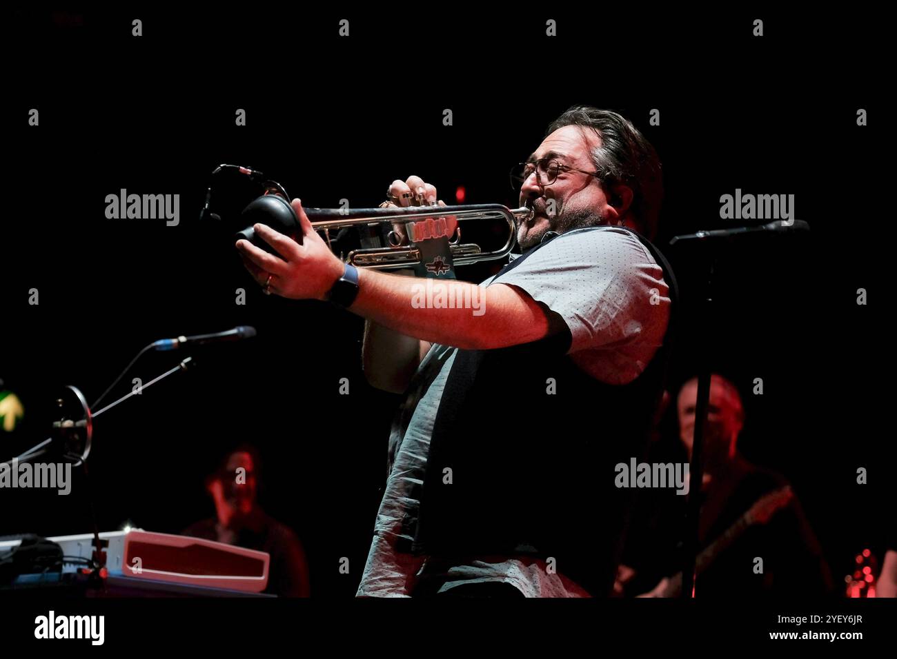 Southampton, Royaume-Uni. 01 novembre 2024. Southampton O2 Hampshire, 21 novembre 2024, groupe de rock indépendant américain They Might Be Giants jouant en direct sur scène au Southampton 02 Guildhall, Hampshire UK, Credit Dawn-Fletcher Park/Alamy Live News Banque D'Images