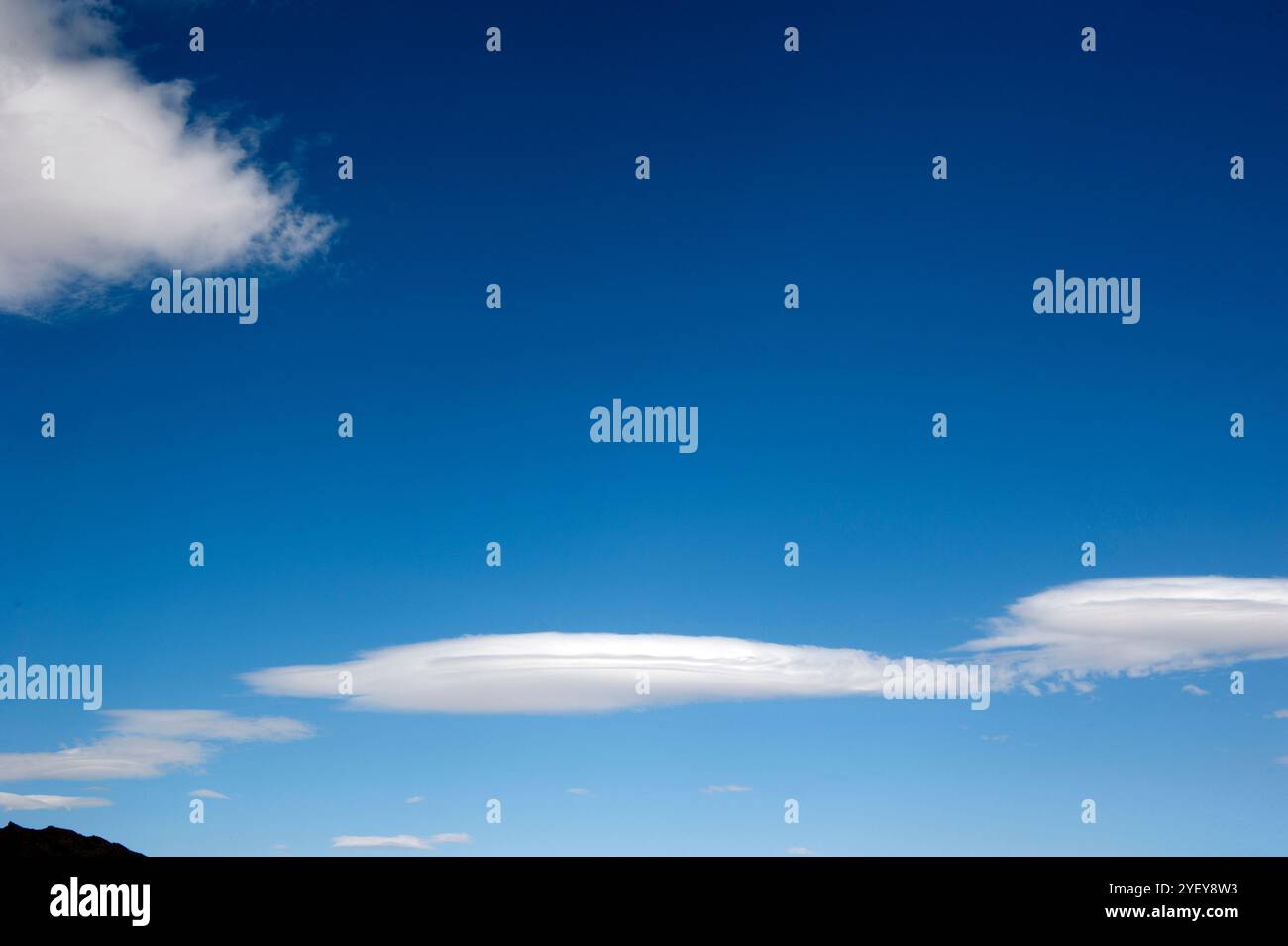 Palm Springs, lenticulaire, nuages, palmiers, nature, paysage, inhabituel, formations, nuage, Californie, États-Unis, Amérique, Banque D'Images