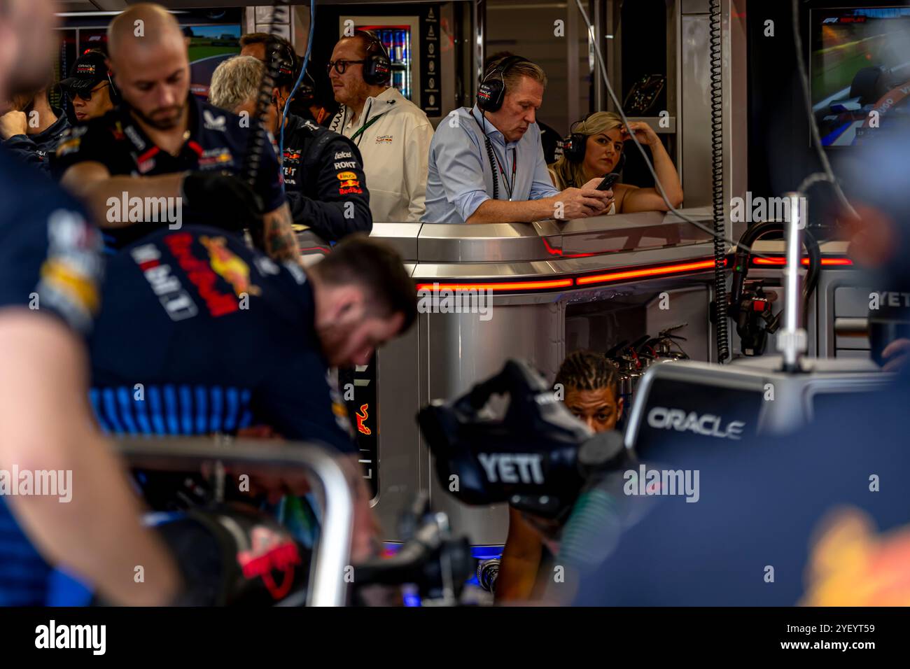Sao Paulo, Brésil, 01 Nov 2024, Jos Verstappen, le père de Max Verstappen participant aux qualifications du Grand Prix de Sao Paulo 2024, qui se déroulent à Sao Paulo, Brésil. Crédit : Michael Potts/Alamy Live News Banque D'Images