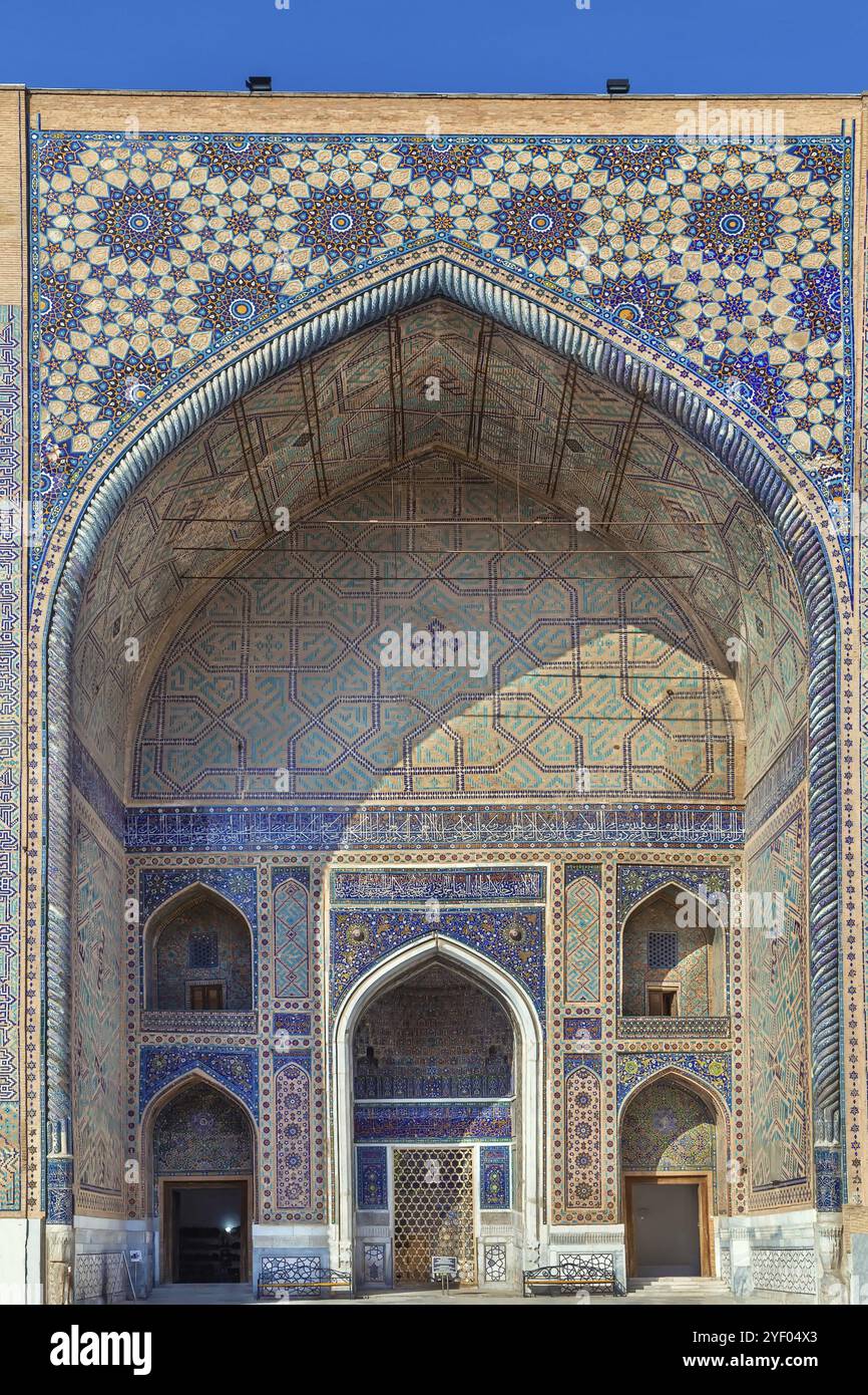 Détail de la façade de Ulugh Beg Madrasa, Samarcande, Ouzbékistan, Asie Banque D'Images