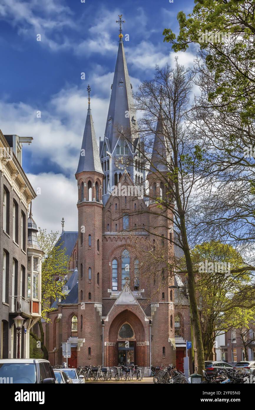 Vondelkerk (église de Vondel) a été construit dans le style de renaissance gothique à Amsterdam, en bordure du Vondelpark, pays-Bas Banque D'Images