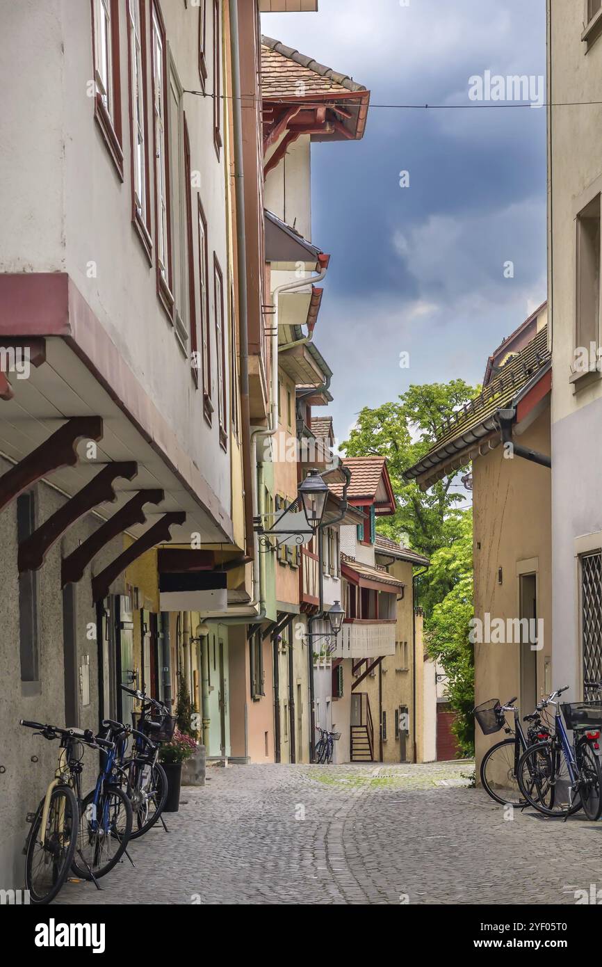 Rue avec des maisons historiques dans la vieille ville d'Aarau, Suisse, Europe Banque D'Images