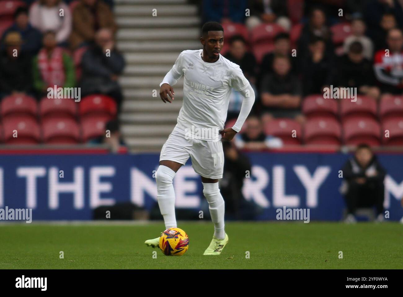 Isaiah Jones de Middlesbrough lors du Sky Bet Championship match entre Middlesbrough et Coventry City au Riverside Stadium, Middlesbrough le samedi 2 novembre 2024. (Photo : Michael Driver | mi News) crédit : MI News & Sport /Alamy Live News Banque D'Images