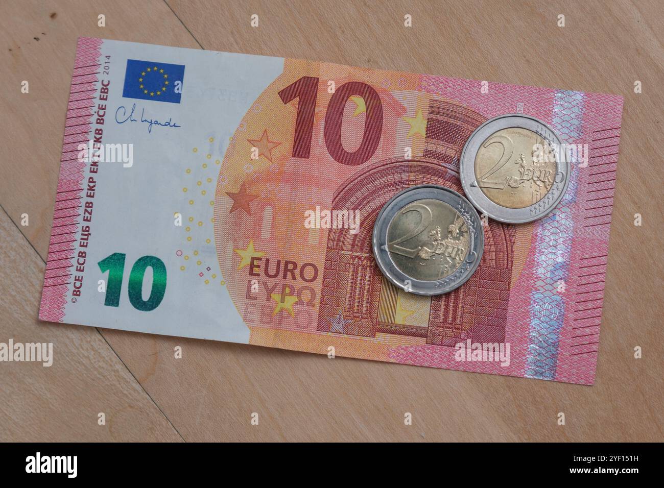 Photo symbolique de l'introduction d'un salaire minimum de 14 euros Banque D'Images