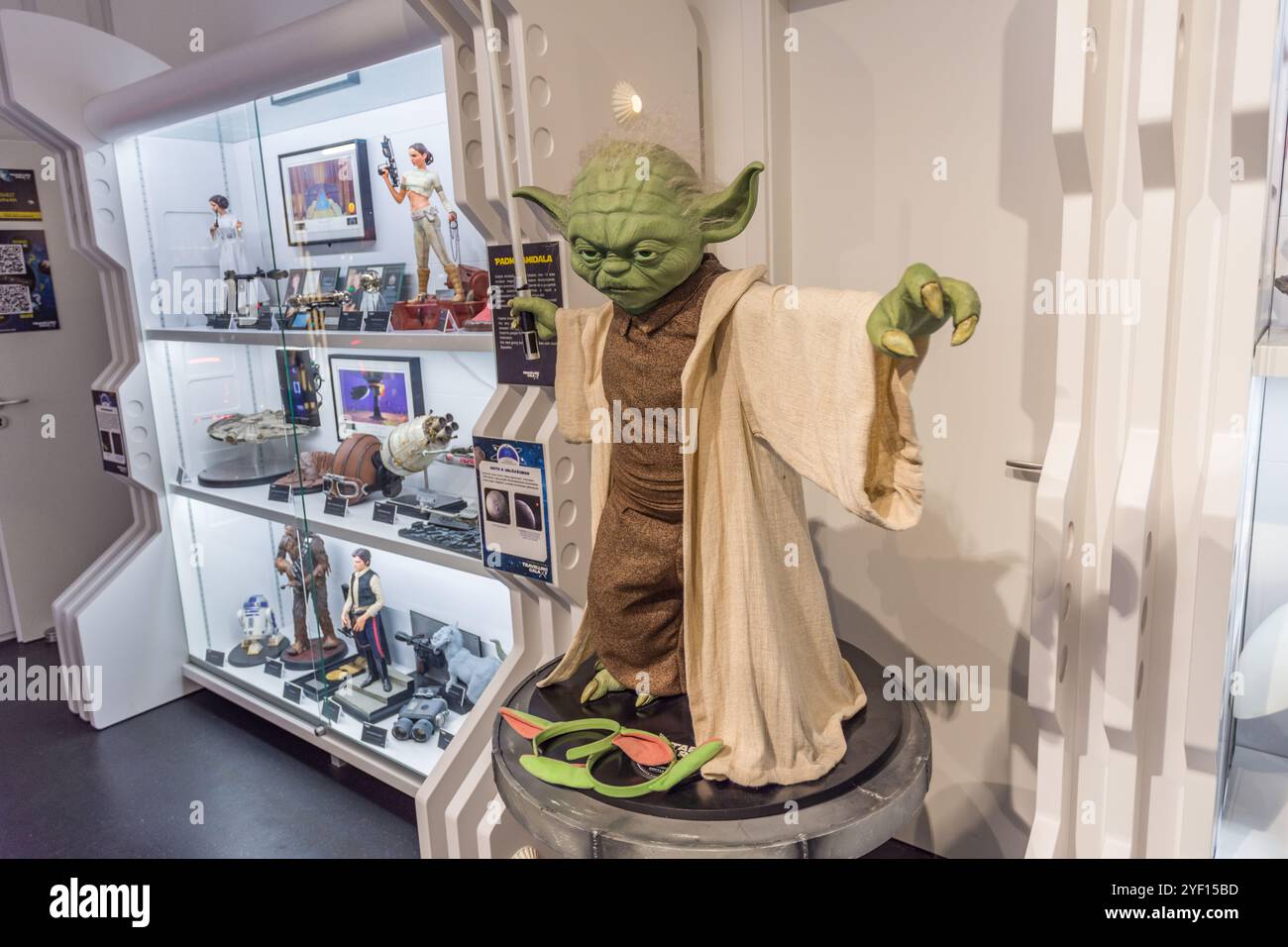 Star Wars Travelling Galaxy - Maître Jedi Yoda à Budapest, Hongrie. Banque D'Images