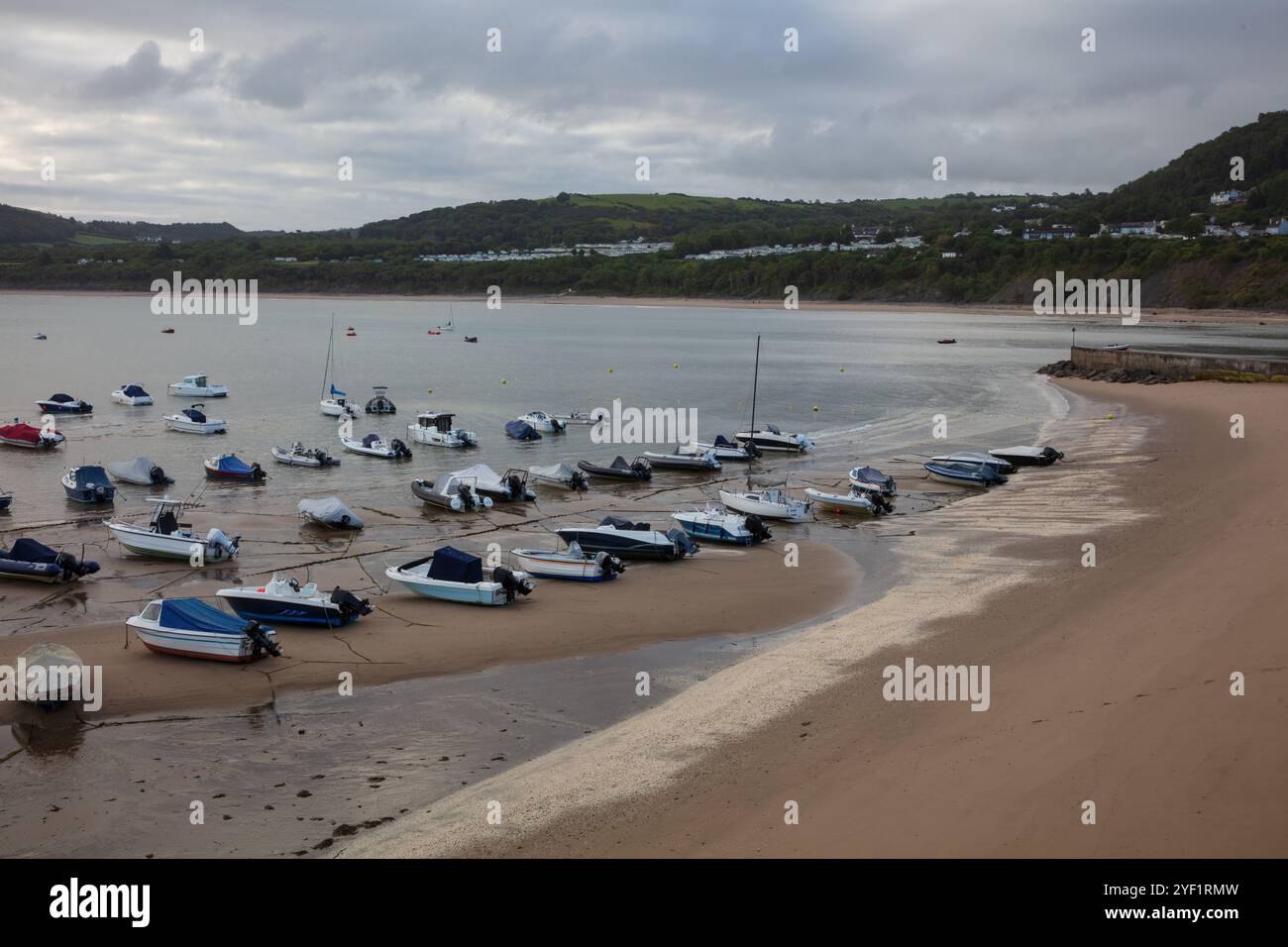 Vue de New Quay Bay, pays de Galles, Royaume-Uni. Banque D'Images