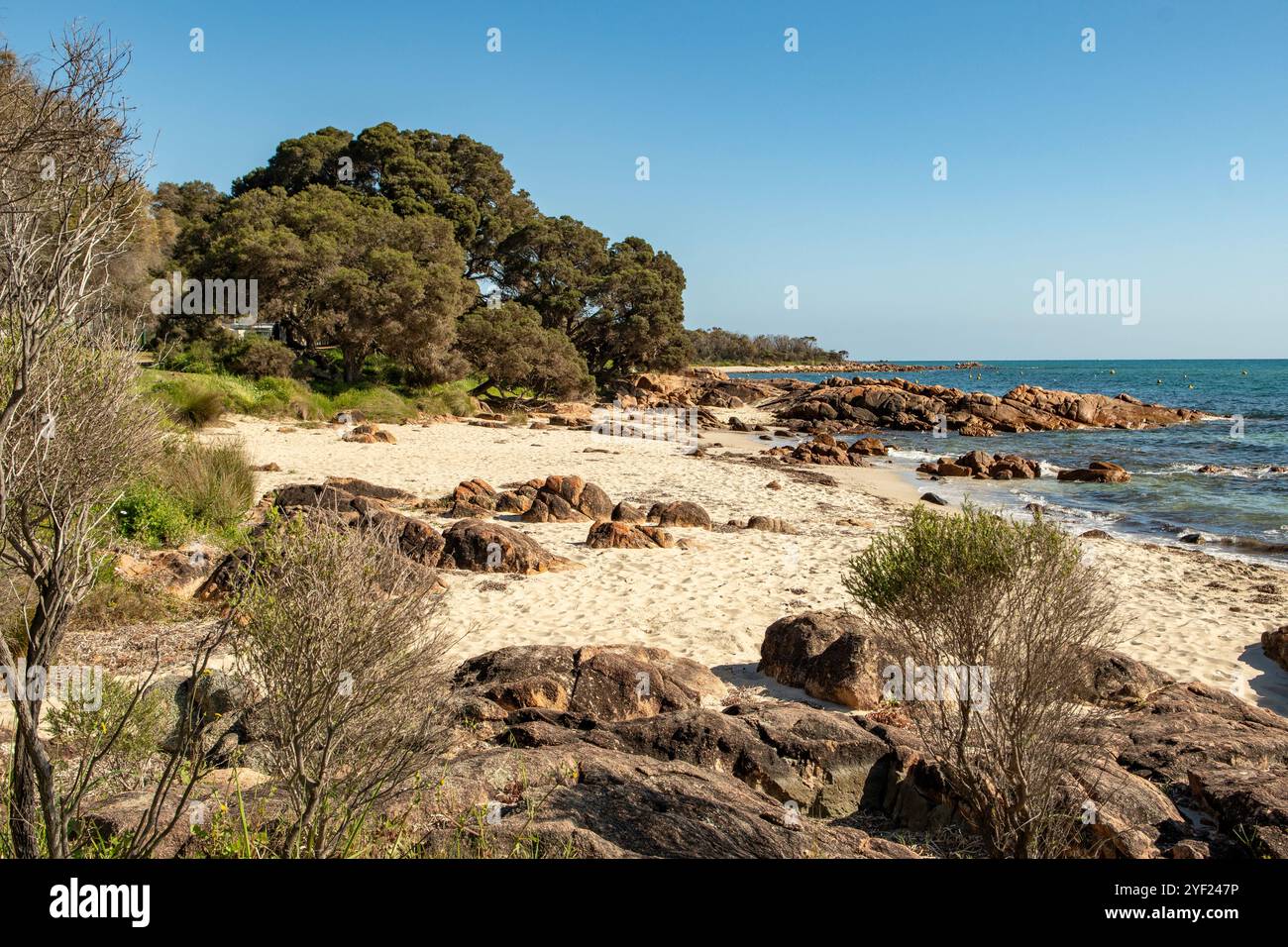 Plage et littoral rocheux à Dunsborough, Australie occidentale, Australie Banque D'Images