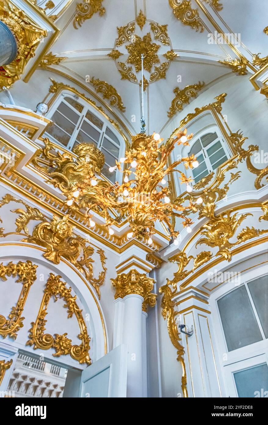 ST. PETERSBURG, RUSSIE - AOÛT 27 : Pavillon Hall, Musée de l'Ermitage à Pétersbourg, Russie, 27 août 2016. Hermitage est l'un des plus grands et ol Banque D'Images