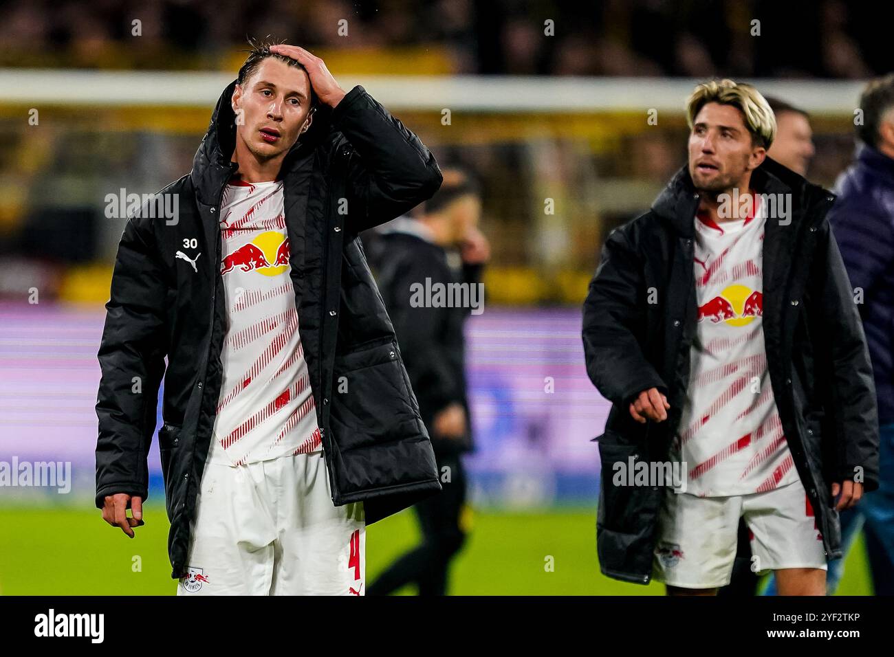 Dortmund, Allemagne. 02 novembre 2024. DORTMUND, ALLEMAGNE - 2 NOVEMBRE : Willi Orban du RB Leipzig semble abattu lors du match de Bundesliga entre le Borussia Dortmund et le RB Leipzig au signal Iduna Park le 2 novembre 2024 à Dortmund, Allemagne. (Photo de René Nijhuis/MB Media) crédit : MB Media solutions/Alamy Live News Banque D'Images