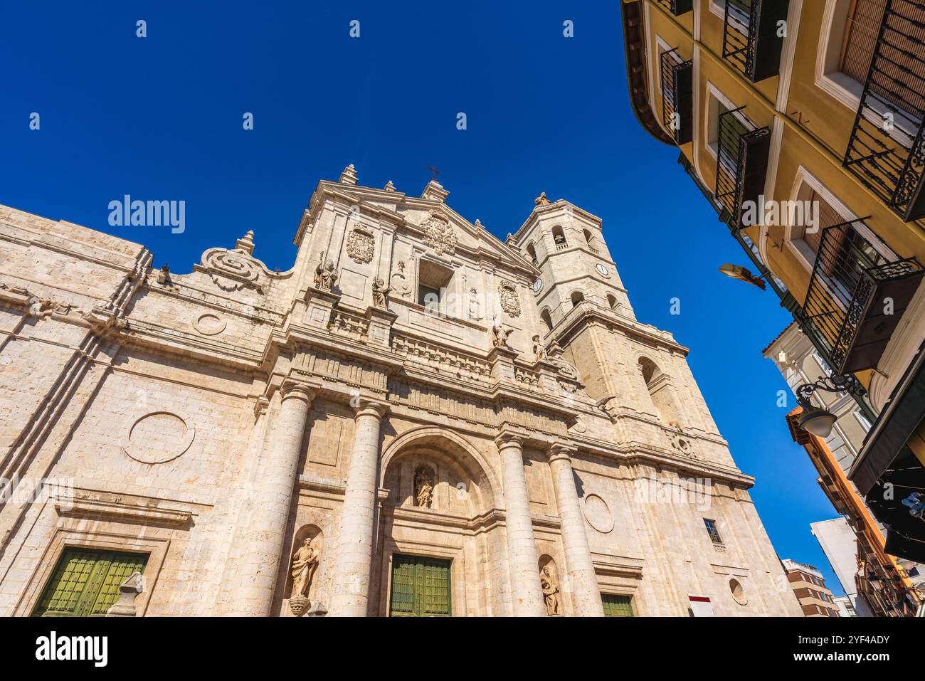 Vue de la façade Renaissance de la cathédrale de Valladolid, S pain, par l'architecte espagnol Juan de Herrara Banque D'Images
