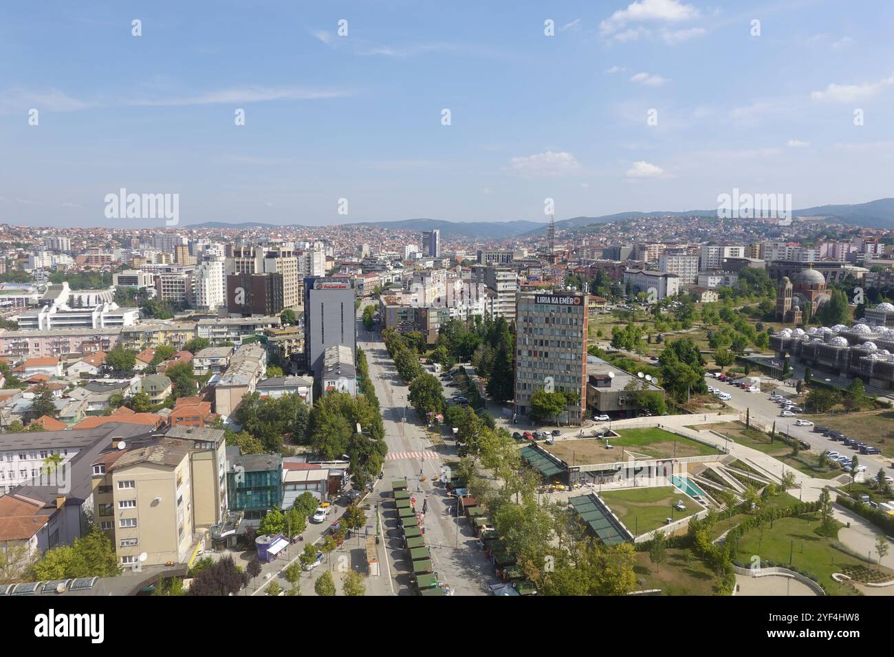 Ville de Pristina vue du sommet de la cathédrale mère Teresa, Pristina, Kosovo, Balkans, Europe Banque D'Images