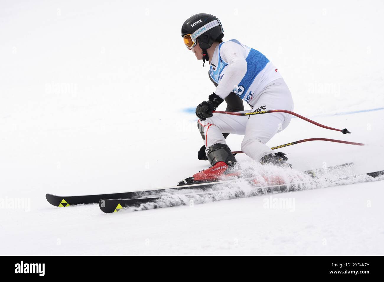 PÉNINSULE DU KAMTCHATKA, FÉDÉRATION DE RUSSIE, 2 AVRIL 2019 : Championnat de ski alpin masculin russe, slalom géant. Le skieur de montagne Vasily Khavronov Altaï Banque D'Images