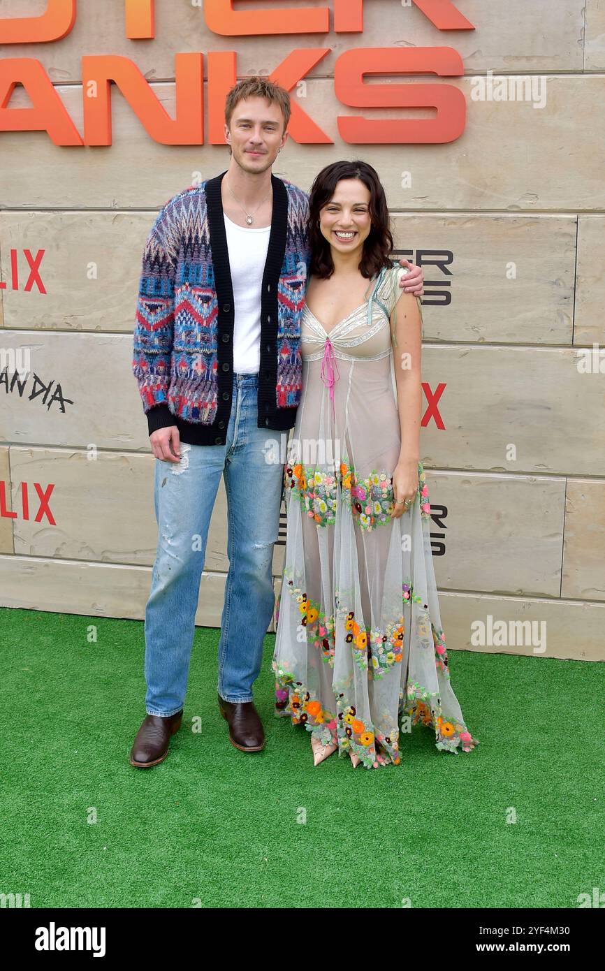 Drew Starkey Und Fiona Palomo Beim Netflix Ev nement Poguelandia An drew-starkey-und-fiona-palomo-beim-netflix-ev-nement-poguelandia-an