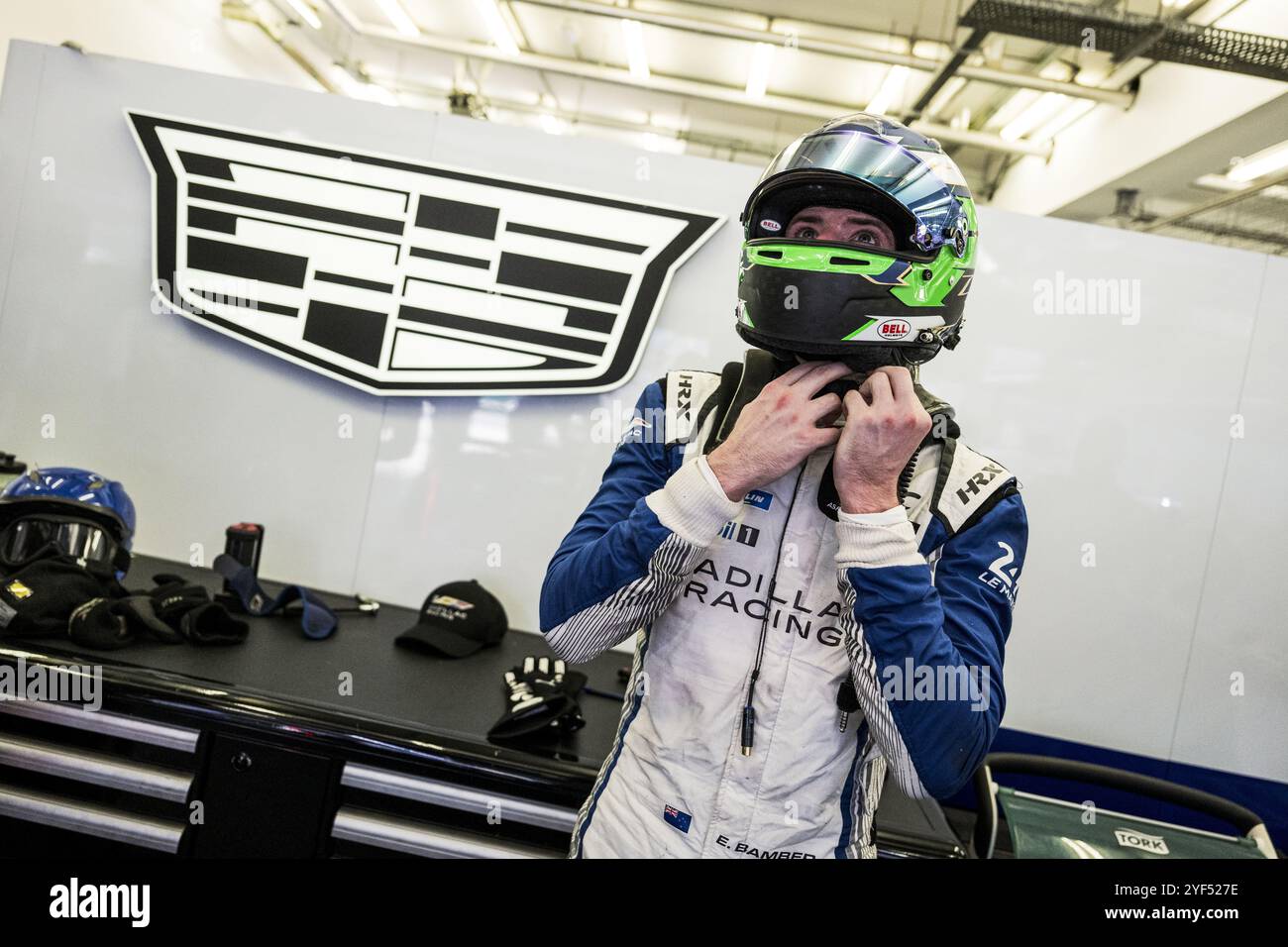 VESTI Frederik (dnk), Cadillac Racing, Cadillac V-Series. R #02, portrait lors du Rookie test 2024 du Championnat du monde d'Endurance FIA, le 3 novembre 2024 sur le circuit international de Bahreïn à Sakhir, Bahreïn Banque D'Images