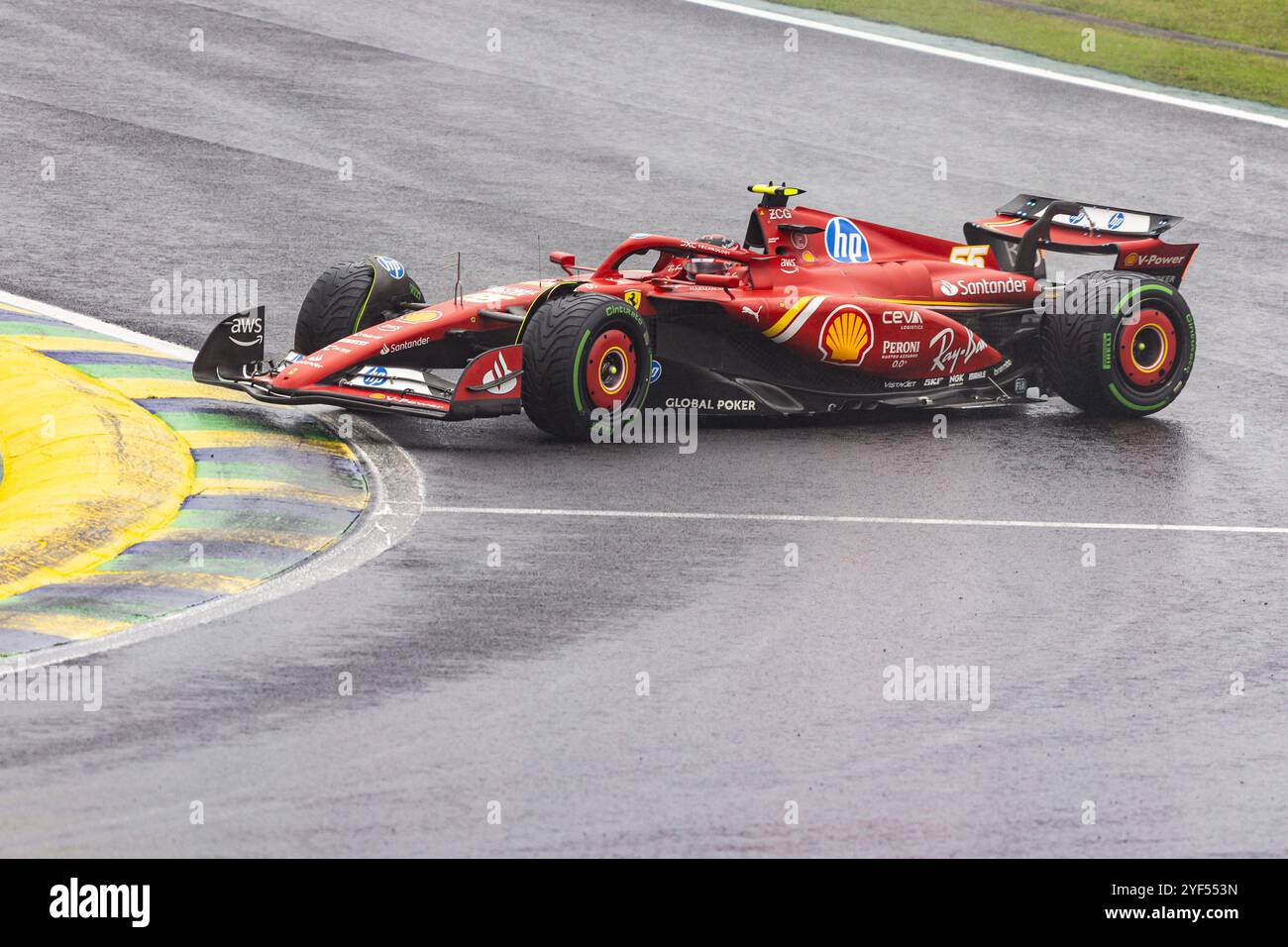 Sao Paulo, Brésil. 03 Nov, 2024. SAO PAULO, BRÉSIL - 03 NOVEMBRE : le pilote espagnol de Ferrari Carlos Sainz patine avant de s'écraser lors de la séance de qualification pour le Grand Prix du Brésil de formule 1 FIA à l'Autodromo Jose Carlos Pace le 03 novembre 2024 à Interlagos, Sao Paulo, Brésil. (Rodolfo Buhrer /SPP) crédit : photo de presse sportive SPP. /Alamy Live News Banque D'Images