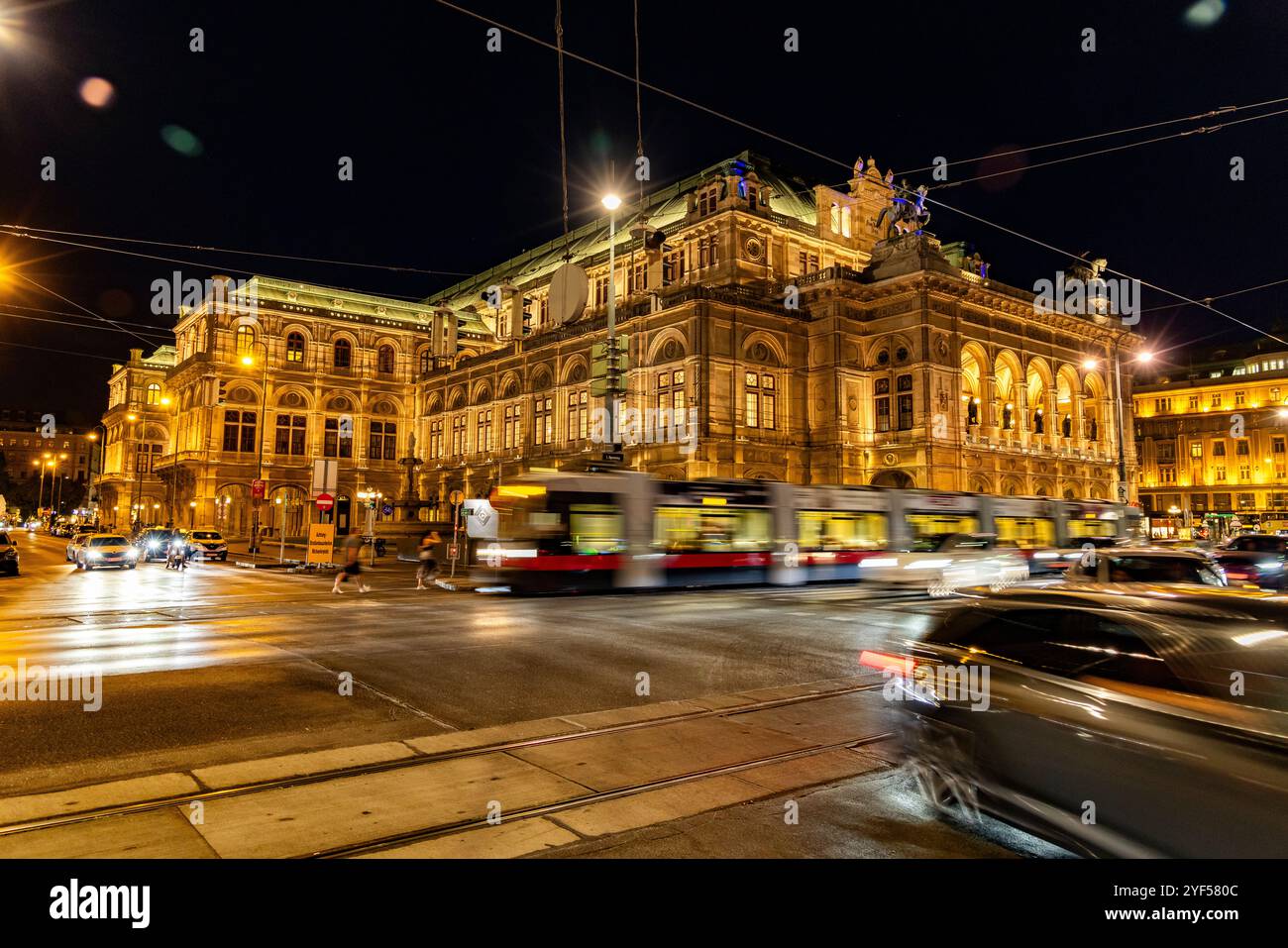 Vues de l'Opéra national de Vienne ou du Staatsoper la nuit, Autriche, Europe. Banque D'Images