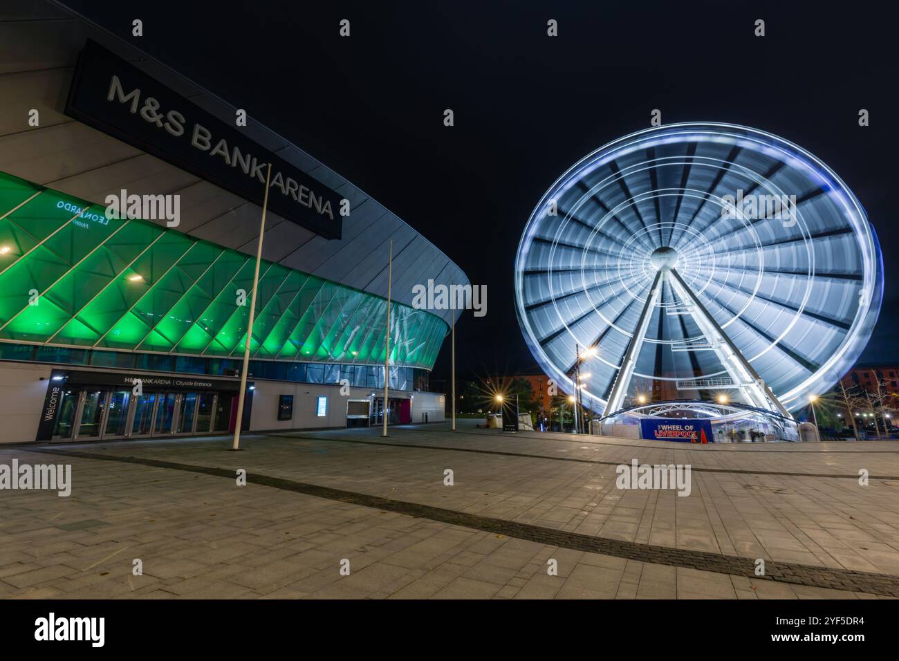 Le M&S Arena et Liverpool Wheel, Liverpool, Royaume-Uni Banque D'Images