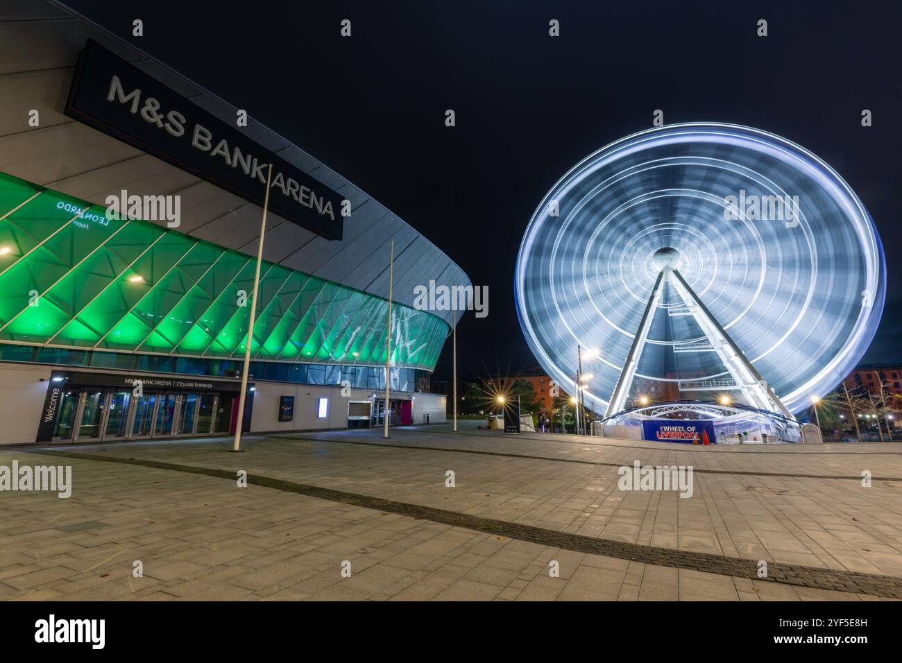 Le M&S Arena et Liverpool Wheel, Liverpool, Royaume-Uni Banque D'Images