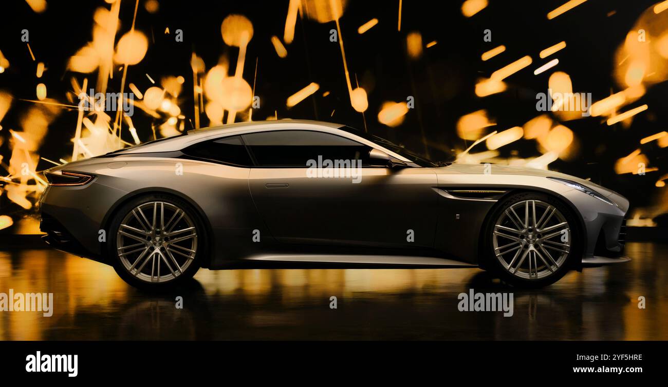 Non exclusif : Aston Martin est fière de présenter la DB12 Goldfinger Edition, conçue par le service de personnalisation sur mesure de la marque ultra-luxueuse, Q b Banque D'Images