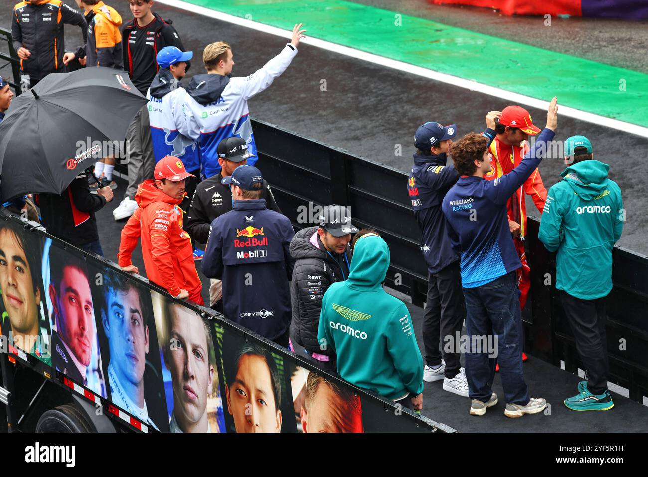 Sao Paulo, Brésil. 03 Nov, 2024. Défilé des conducteurs. Championnat du monde de formule 1, Rd 21, Grand Prix du Brésil, dimanche 3 novembre 2024. Sao Paulo, Brésil. Crédit : James Moy/Alamy Live News Banque D'Images