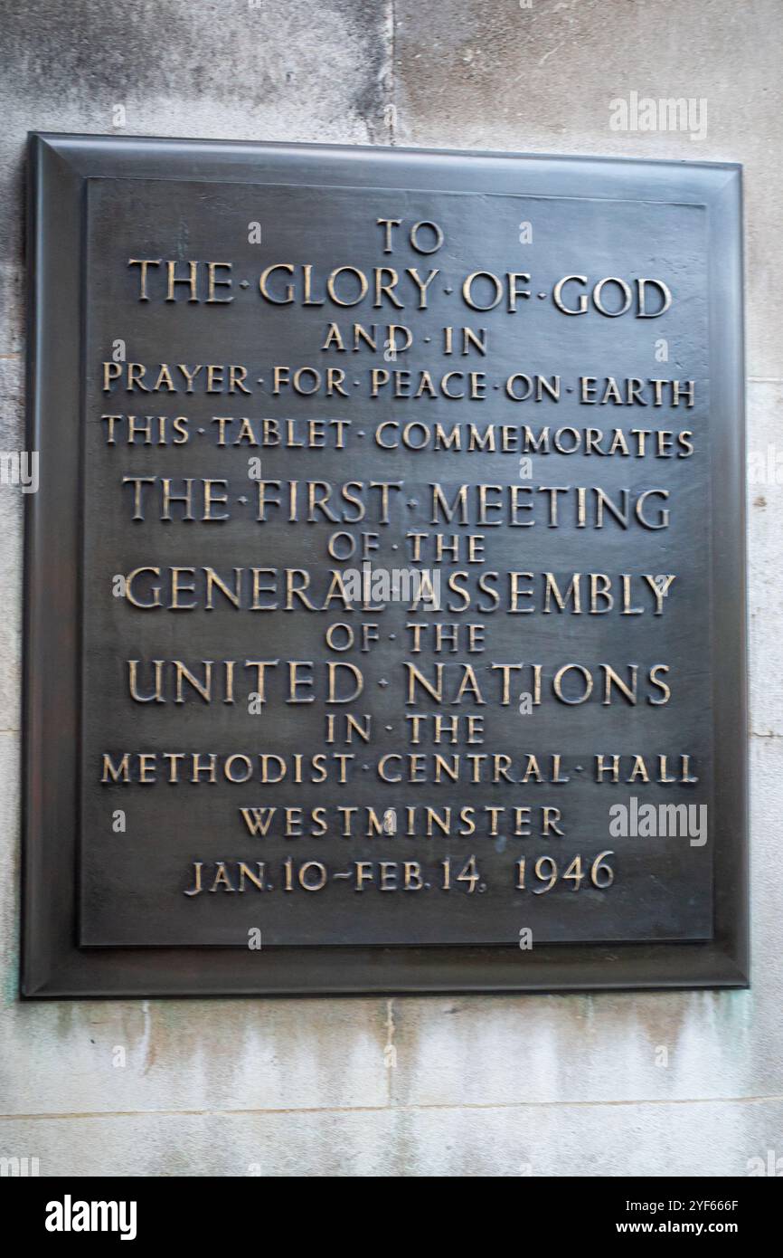 Hall Central méthodiste Assemblée Générale des Nations Unies - Plaque commémorant la première réunion de l'Assemblée générale des Nations Unies tenue à l'Hall à Londres en 1946 Banque D'Images