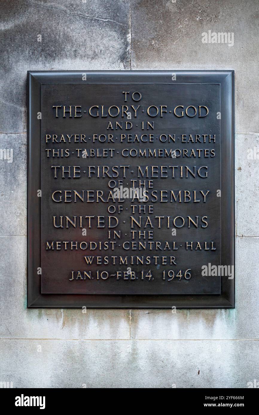 Hall Central méthodiste Assemblée Générale des Nations Unies - Plaque commémorant la première réunion de l'Assemblée générale des Nations Unies tenue à l'Hall à Londres en 1946 Banque D'Images