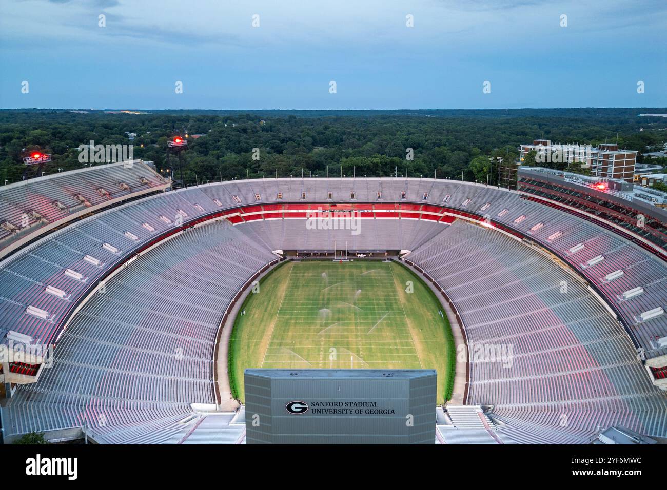 ATHÈNES, GÉORGIE, États-Unis - 18 JUIN 2024 : le stade Sanford accueille l'équipe de football des Bulldogs de l'Université de Géorgie, une équipe de football collégiale du S. Banque D'Images