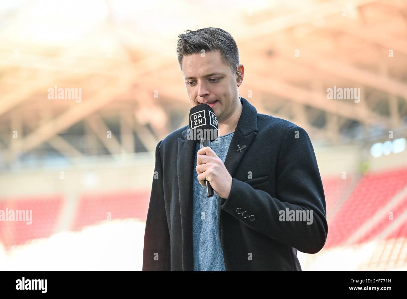 Frederik Harder (DAZN, modérateur) GER, SC Freiburg - FSV Mainz 05, Fussball, Bundesliga, 9. Spieltag, saison 2024/2025, 03.11.2024 DFL LES RÈGLEMENTS DFB INTERDISENT TOUTE UTILISATION DE PHOTOGRAPHIES COMME SÉQUENCES D'IMAGES ET/OU QUASI-VIDÉO Foto : Eibner-Pressefoto/Thomas Hess Banque D'Images