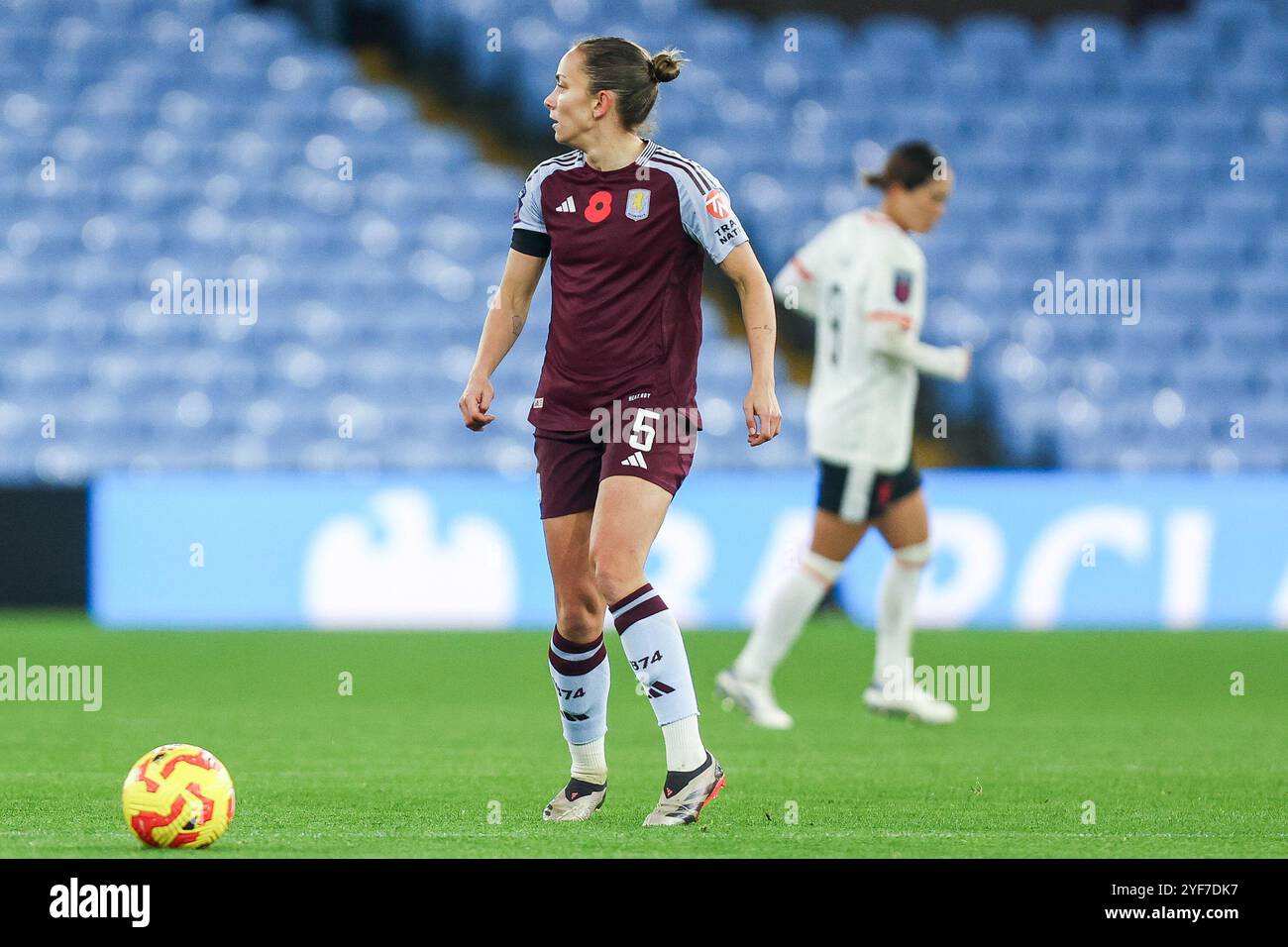 Birmingham, Royaume-Uni. 03 Nov, 2024. #5, Lucy Staniforth d'Aston Villa lors du match de Super League féminin entre Aston Villa Women et Liverpool Women à Villa Park, Birmingham, Angleterre le 3 novembre 2024. Photo de Stuart Leggett. Utilisation éditoriale uniquement, licence requise pour une utilisation commerciale. Aucune utilisation dans les Paris, les jeux ou les publications d'un club/ligue/joueur. Crédit : UK Sports pics Ltd/Alamy Live News Banque D'Images