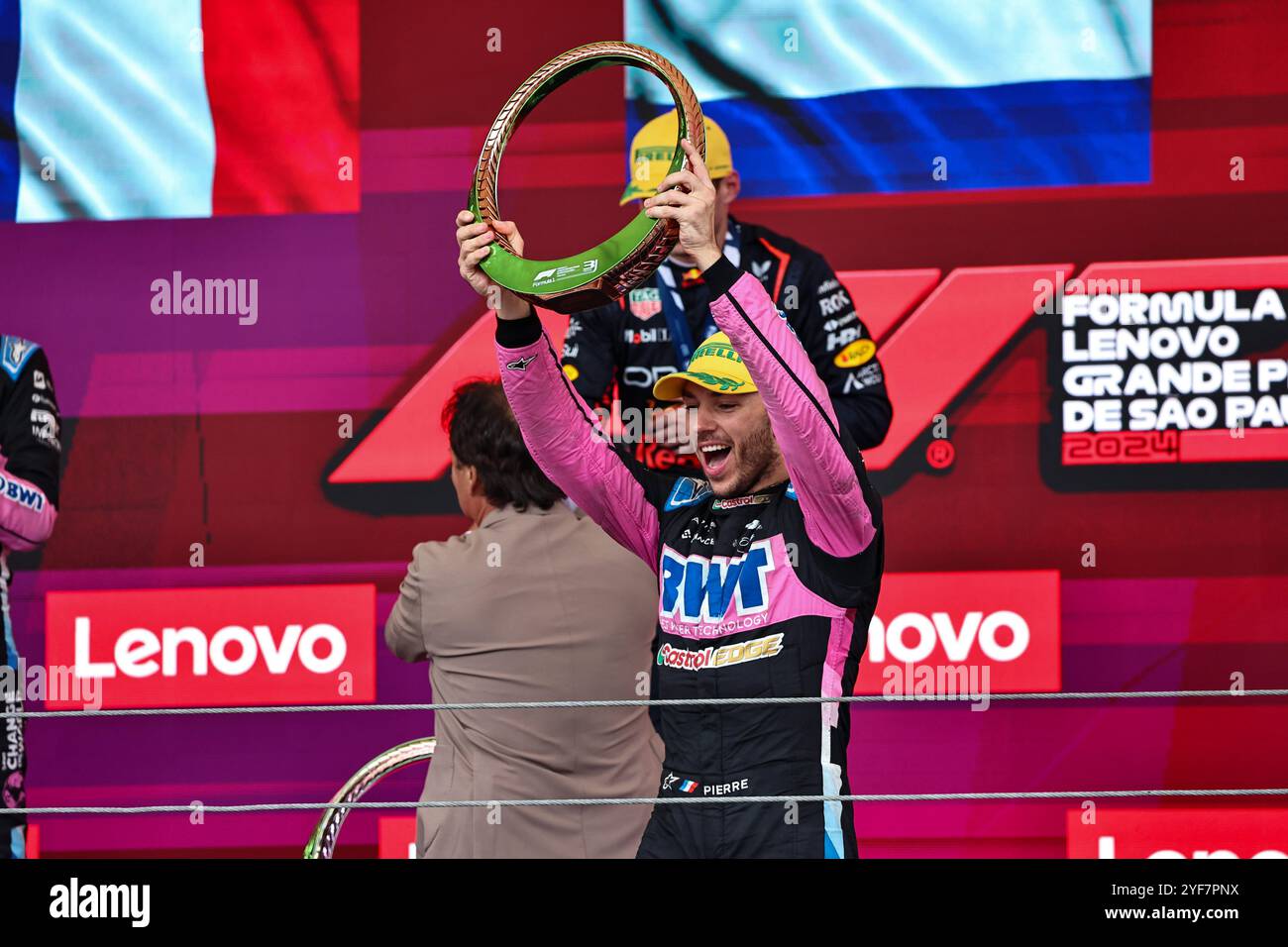 Pierre Gasly (FRA) - Alpine F1 Team - Alpine A524 - Renault sur le podium après la formule 1 Lenovo Grande Premio de Sao Paulo 2024, prévue sur le circuit Interlagos, San Paolo, Brésil, BRA 1er-3 novembre 2024 Banque D'Images