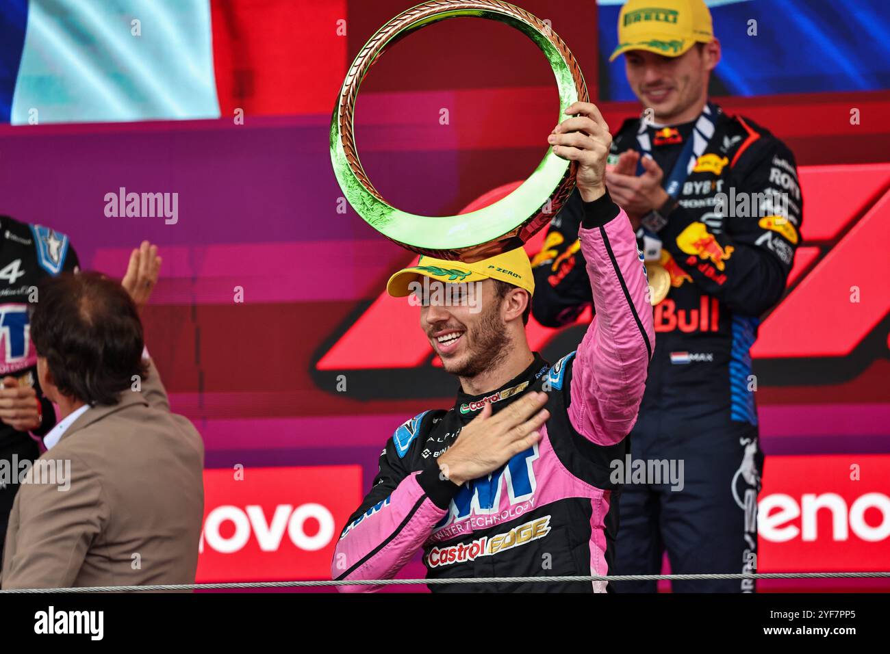 Pierre Gasly (FRA) - Alpine F1 Team - Alpine A524 - Renault sur le podium après la formule 1 Lenovo Grande Premio de Sao Paulo 2024, prévue sur le circuit Interlagos, San Paolo, Brésil, BRA 1er-3 novembre 2024 Banque D'Images