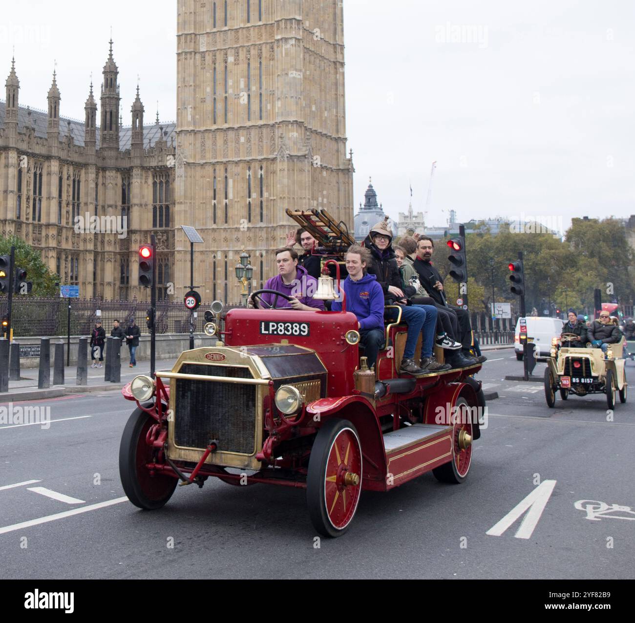 Vétéran Dennis Fire Engine London à Brighton Veteran car Run Westminster Bridge London Banque D'Images