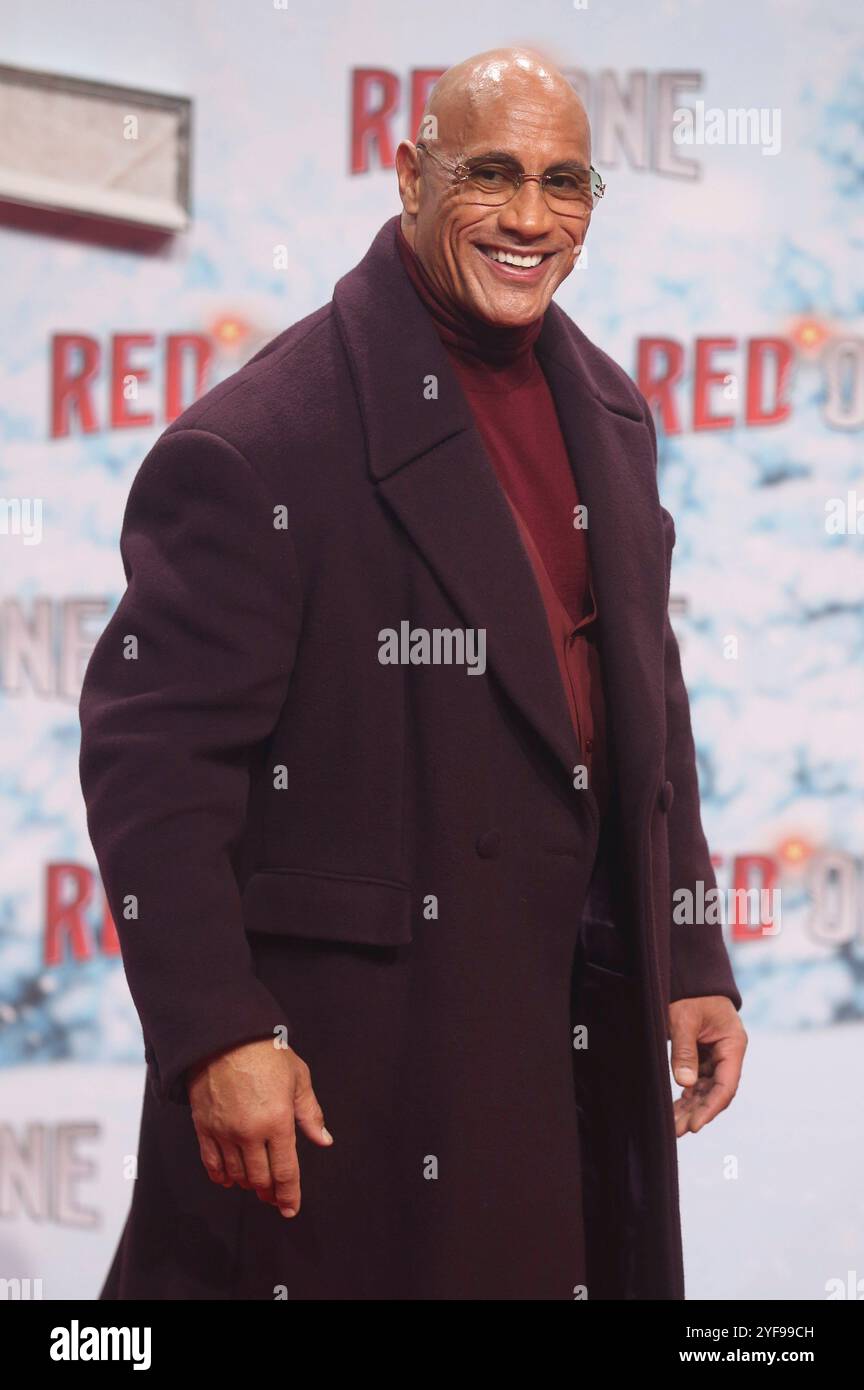 Dwayne Johnson BEI der Premiere des Kinofilms Red One im UCI luxe. Berlin, 03.11.2024 *** Dwayne Johnson à la première du film Red One à l'UCI luxe Berlin, 03 11 2024 Foto:xD.xHerrickx/xFuturexImagex Red 4195 Banque D'Images