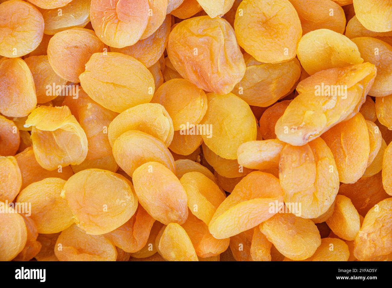 Vue rapprochée des abricots séchés. Fruits orange Banque D'Images