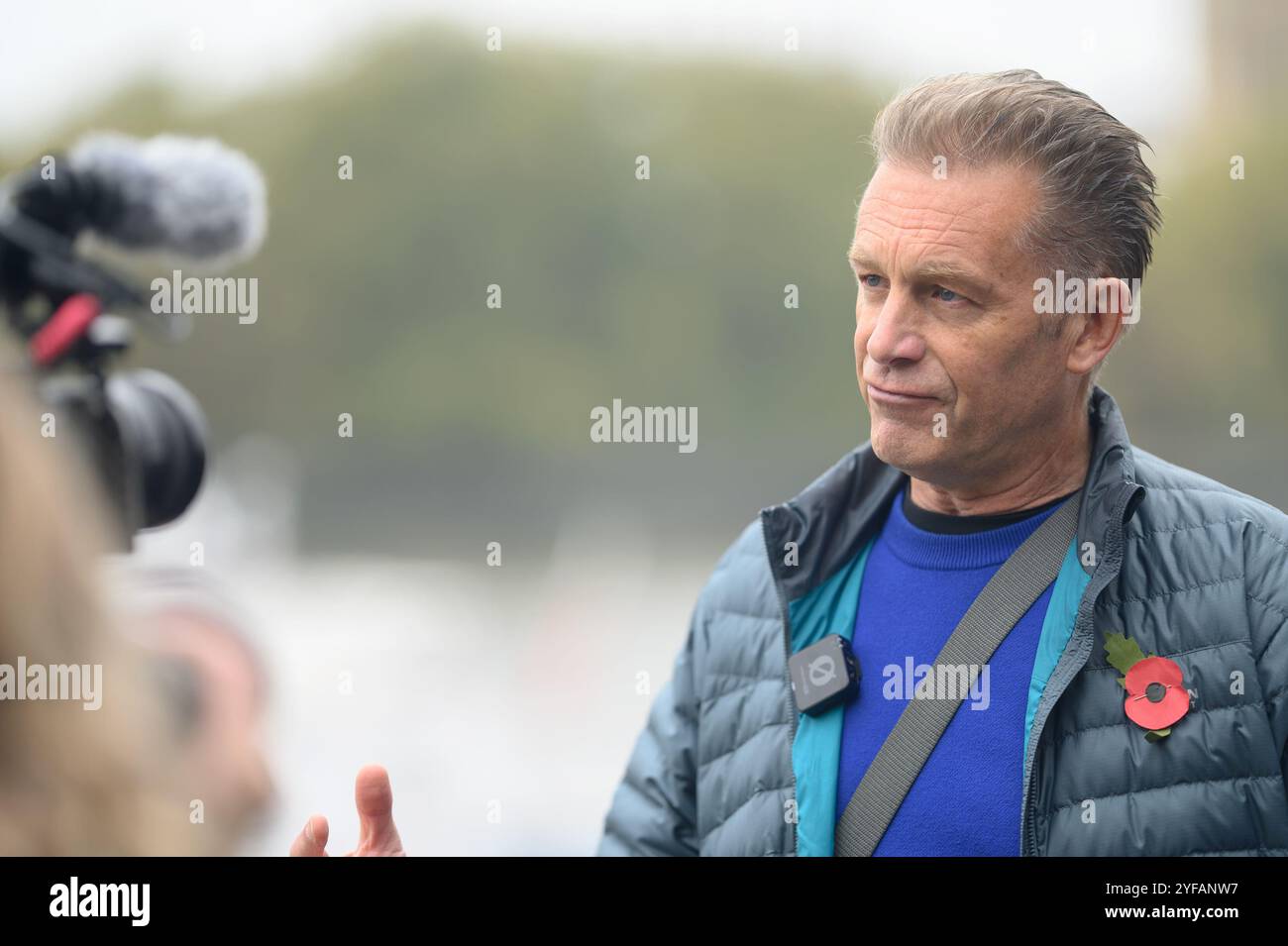 Chris Packham - présentateur TV de la faune et militant - à la Marche pour l'eau propre, Londres, 3 novembre 2024 Banque D'Images