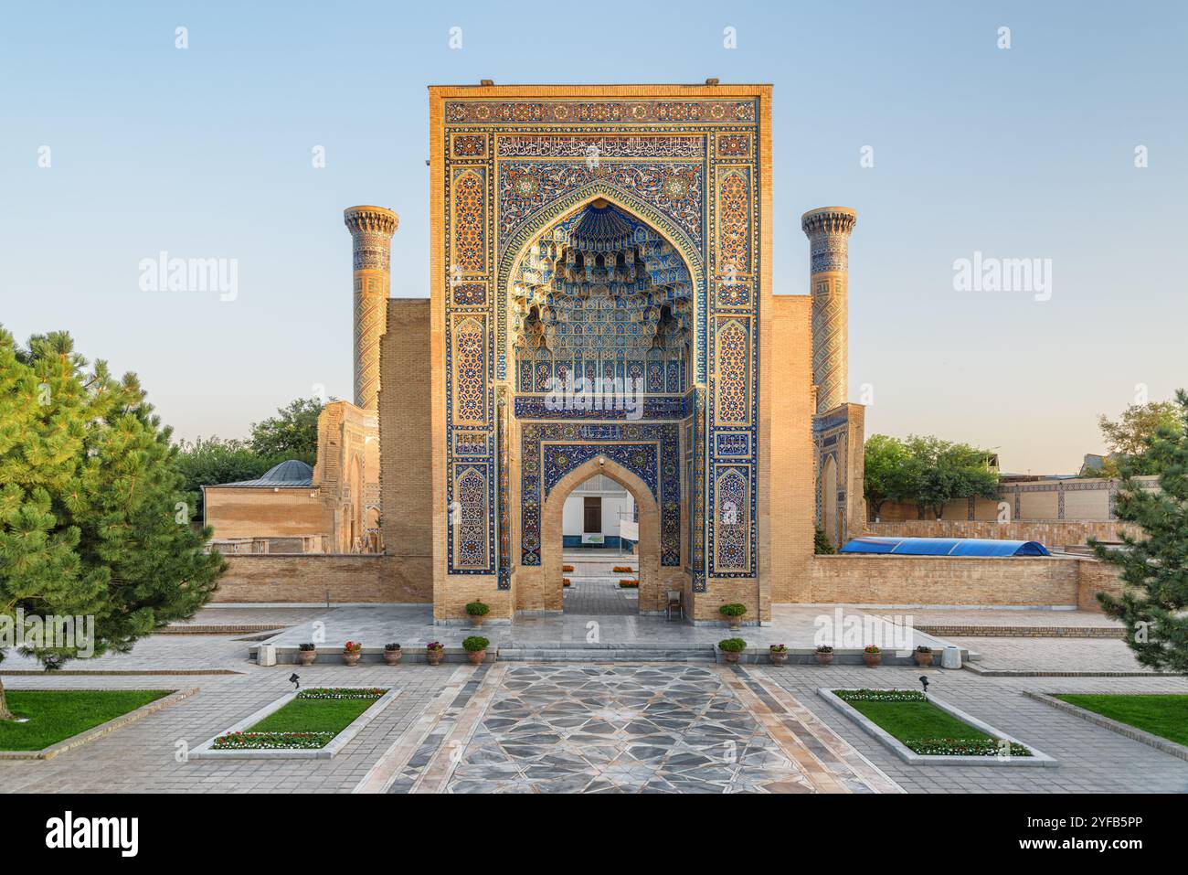 Extérieur du Gur-e-Amir (Guri Amir) à Samarcande, Ouzbékistan Banque D'Images