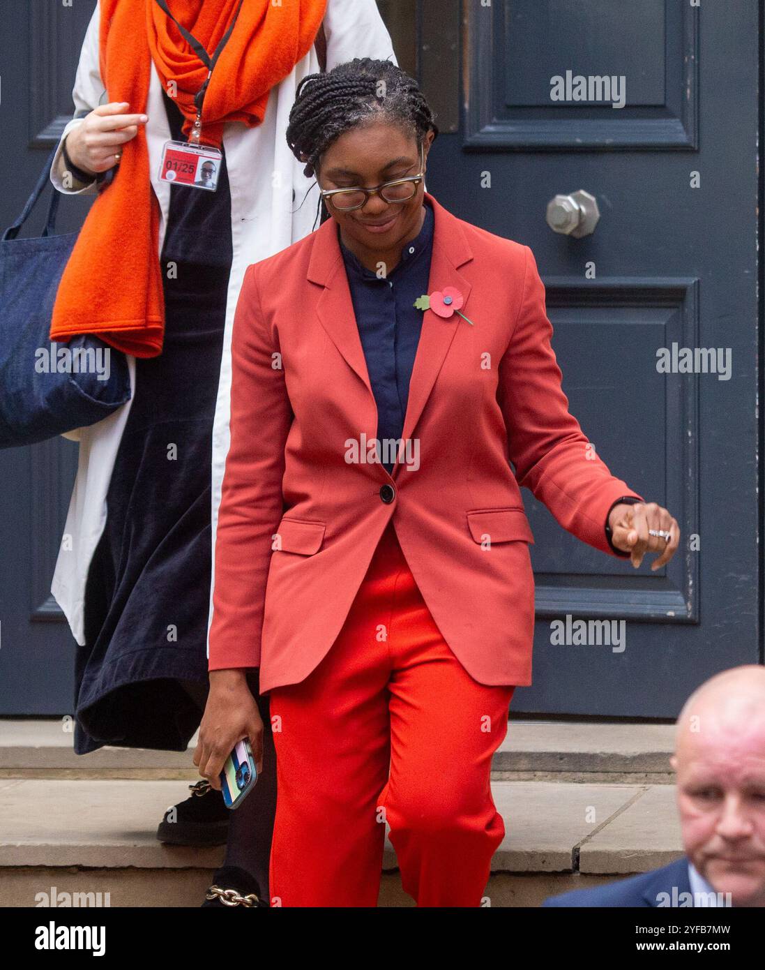 Londres, Angleterre, Royaume-Uni. 4 novembre 2024. Le chef conservateur KEMI BADENOCH est vu quitter le quartier général de la campagne conservatrice (crédit image : © Tayfun Salci/ZUMA Press Wire) USAGE ÉDITORIAL SEULEMENT! Non destiné à UN USAGE commercial ! Crédit : ZUMA Press, Inc/Alamy Live News Banque D'Images