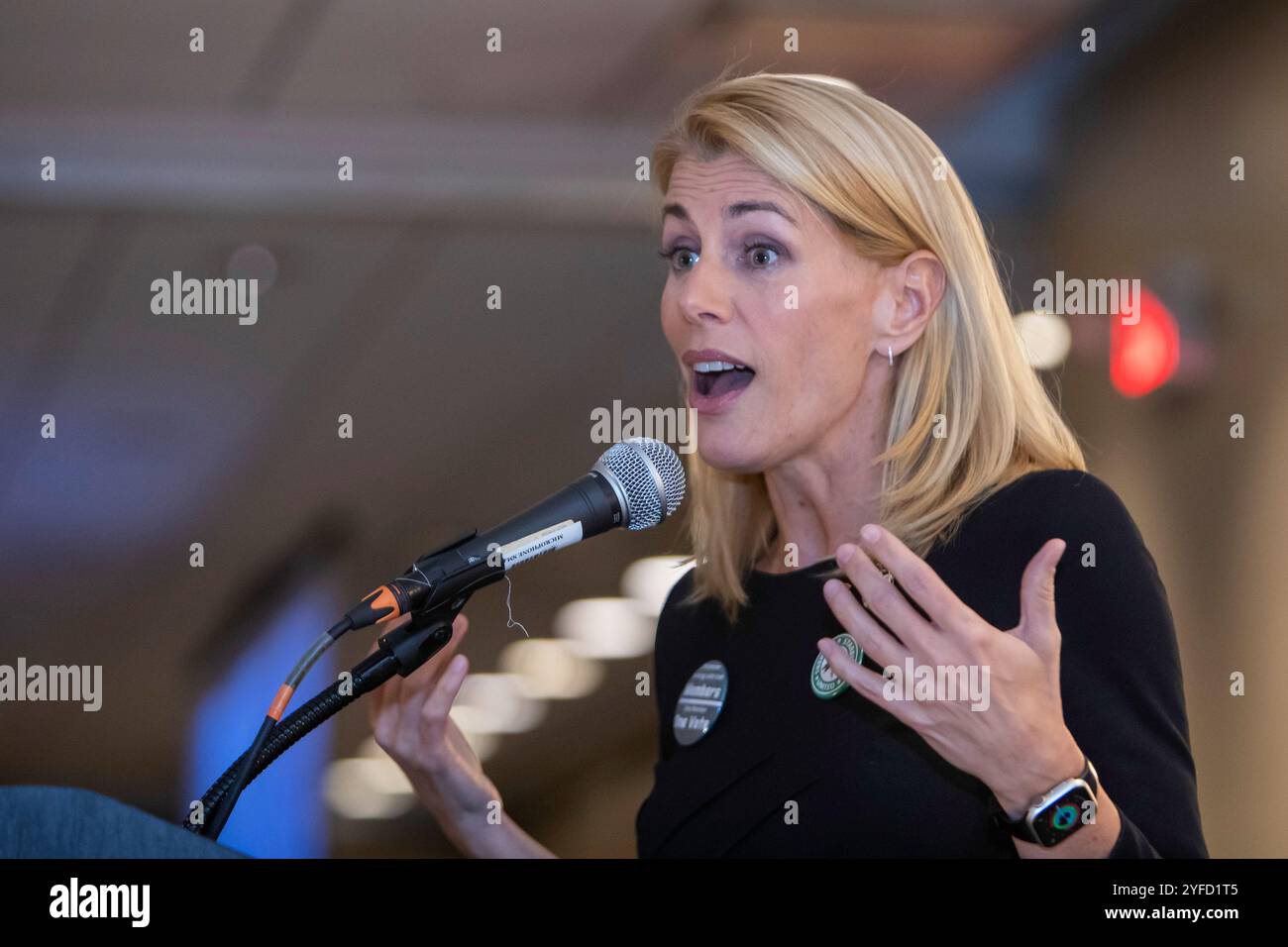 Chicago, Illinois - Sara Nelson, présidente de l'Association of Flight Attendants, prend la parole à la convention des Teamsters for a Democratic Union (TDU) Banque D'Images