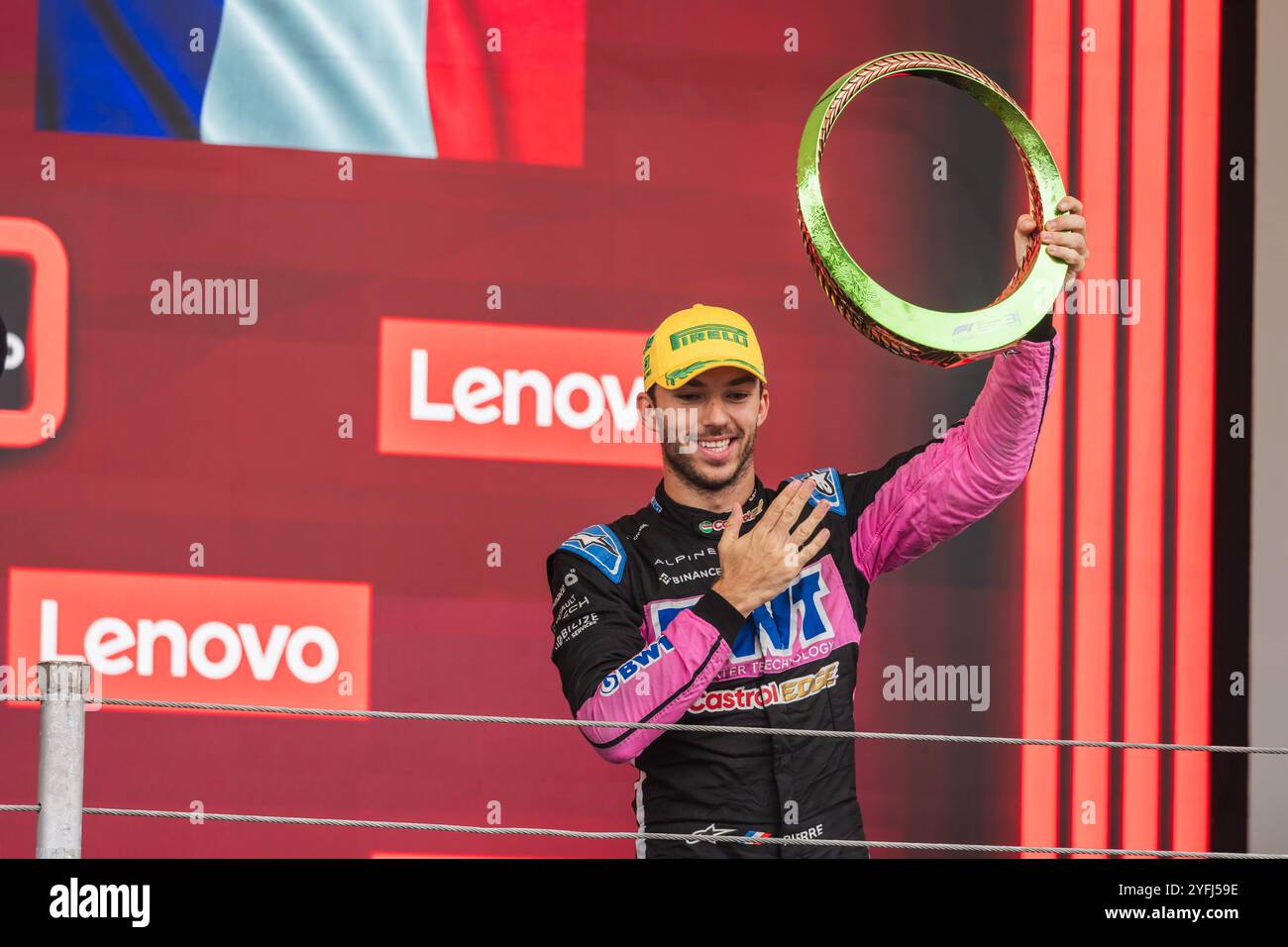 Autodromo Jose Carlos Pace, SO Paulo, Brésil. 3.November.2024 ; Pierre Gasly de France et l'écurie BWT Alpine F1 Team sur le podium lors du Grand Prix de formule 1 du Brésil crédit : Jay Hirano/AFLO/Alamy Live News Banque D'Images