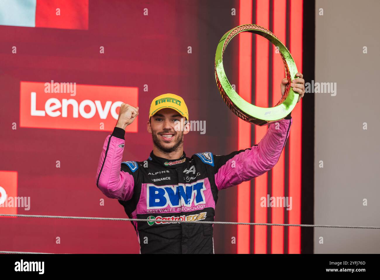 Autodromo Jose Carlos Pace, SO Paulo, Brésil. 3.November.2024 ; Pierre Gasly de France et l'écurie BWT Alpine F1 Team sur le podium lors du Grand Prix de formule 1 du Brésil crédit : Jay Hirano/AFLO/Alamy Live News Banque D'Images