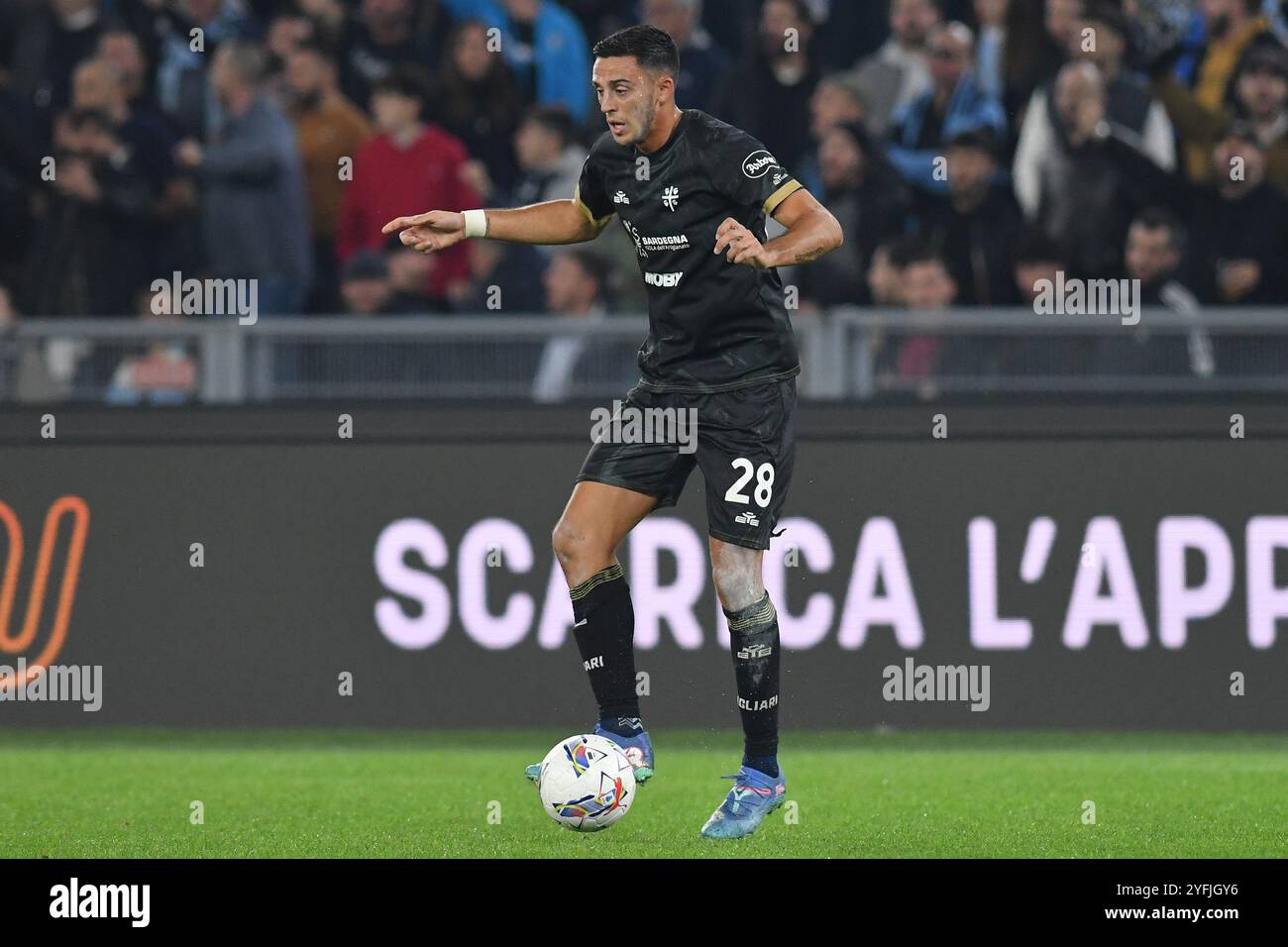 Rome, Latium. 04th Nov, 2024. Gabriele Zappa de Cagliari lors du match de Serie A entre Lazio et Cagliari au stade olympique de Rome, Italie, le 04 novembre 2024. Crédit crédit : massimo insabato/Alamy Live News Banque D'Images