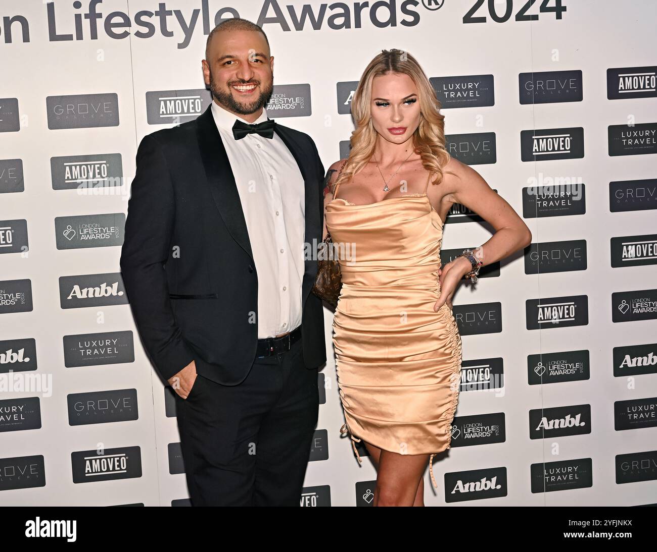 LONDRES, ROYAUME-UNI. 4 novembre 2024. Sinan Sahin et Kiah Monae de The Sintillate talent assistent aux London Lifestyle Awards 2024 au Royal Lancaster Londres, Royaume-Uni. (Photo de 李世惠/Voir Li/Picture Capital) crédit : Voir Li/Picture Capital/Alamy Live News Banque D'Images