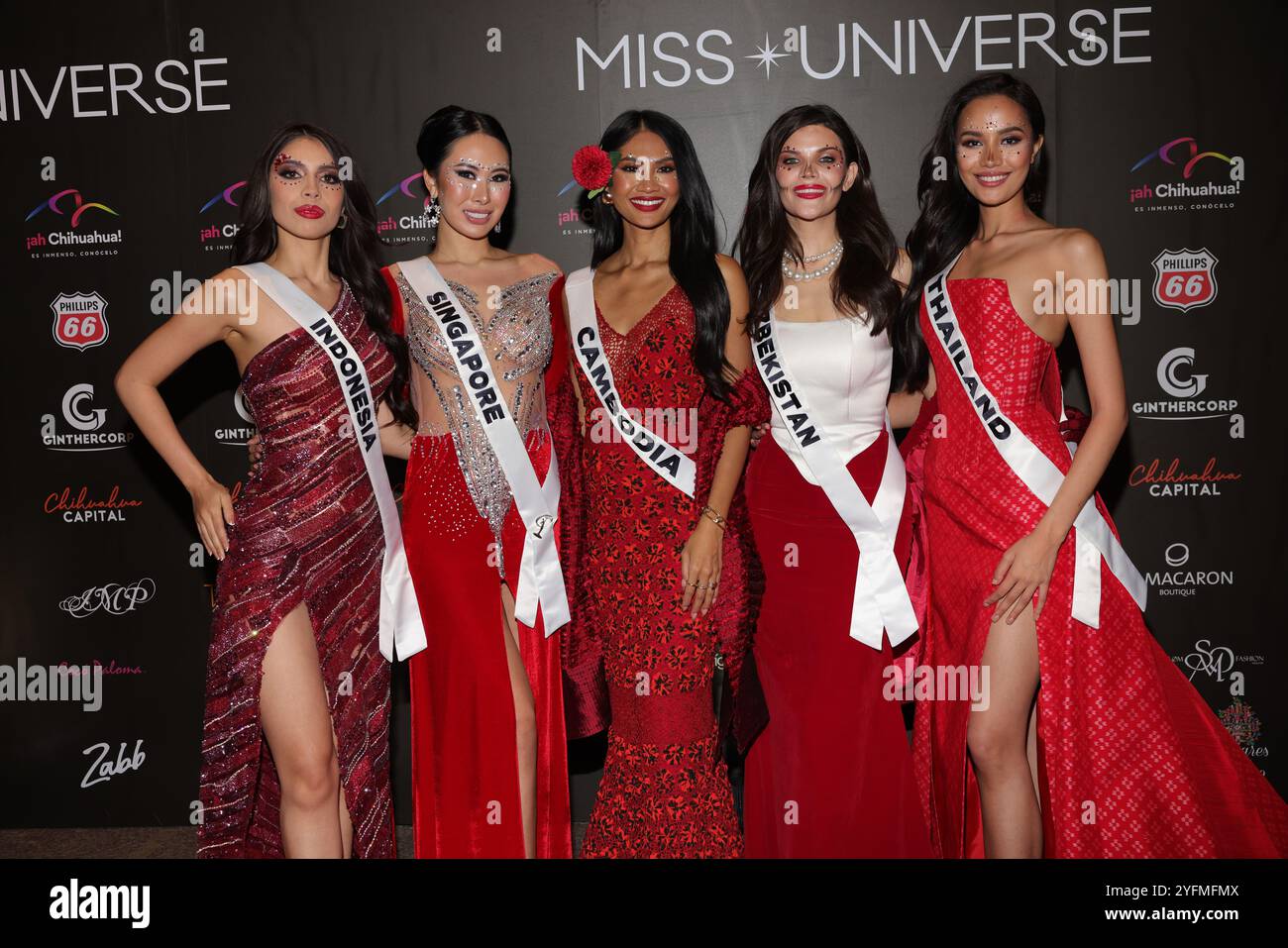 Mexico, Mexique. 01 novembre 2024. (G-d) Miss Indonésie Clara Shafira Krebs, Miss Singapour Charlotte Chia?, Miss Cambodge Davin Prasath, Miss Ouzbékistan Nigina Fakhriddinova, Miss Thaïlande Suchata Chuangsri assistent au tapis rouge du Gala de Miss Univers Catrinas à Antiguo Colegio de las Vizcainas. Le 1er novembre 2024 à Mexico, Mexique. (Photo Yamak Perea/ Eyepix/Sipa USA) crédit : Sipa USA/Alamy Live News Banque D'Images