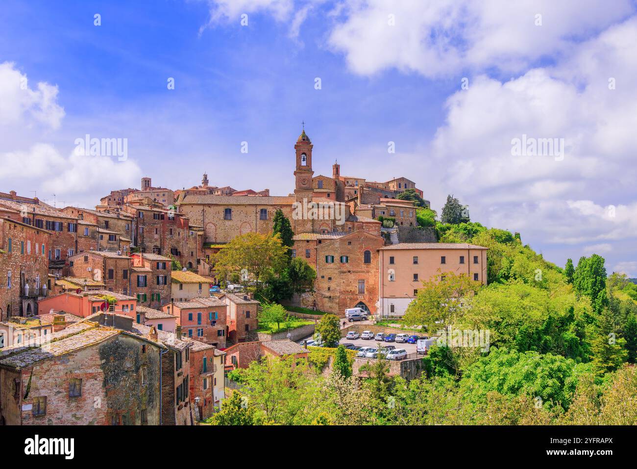 Vue panoramique du village de Montepulciano. Sienne, Toscane Italie. Banque D'Images