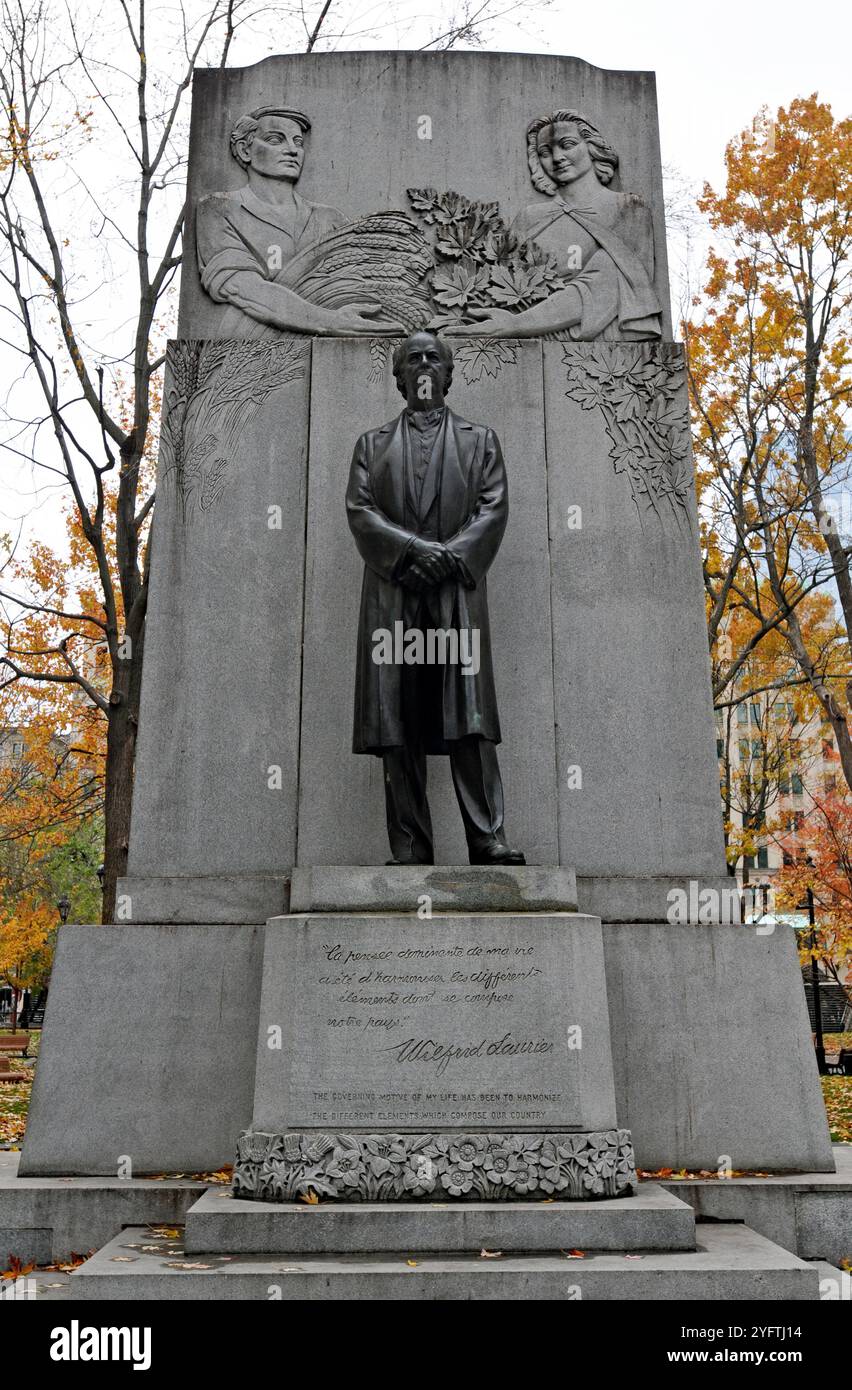Un monument à l'ancien premier ministre canadien Wilfrid Laurier se dresse sur le Square Dorchester à Montréal. Banque D'Images