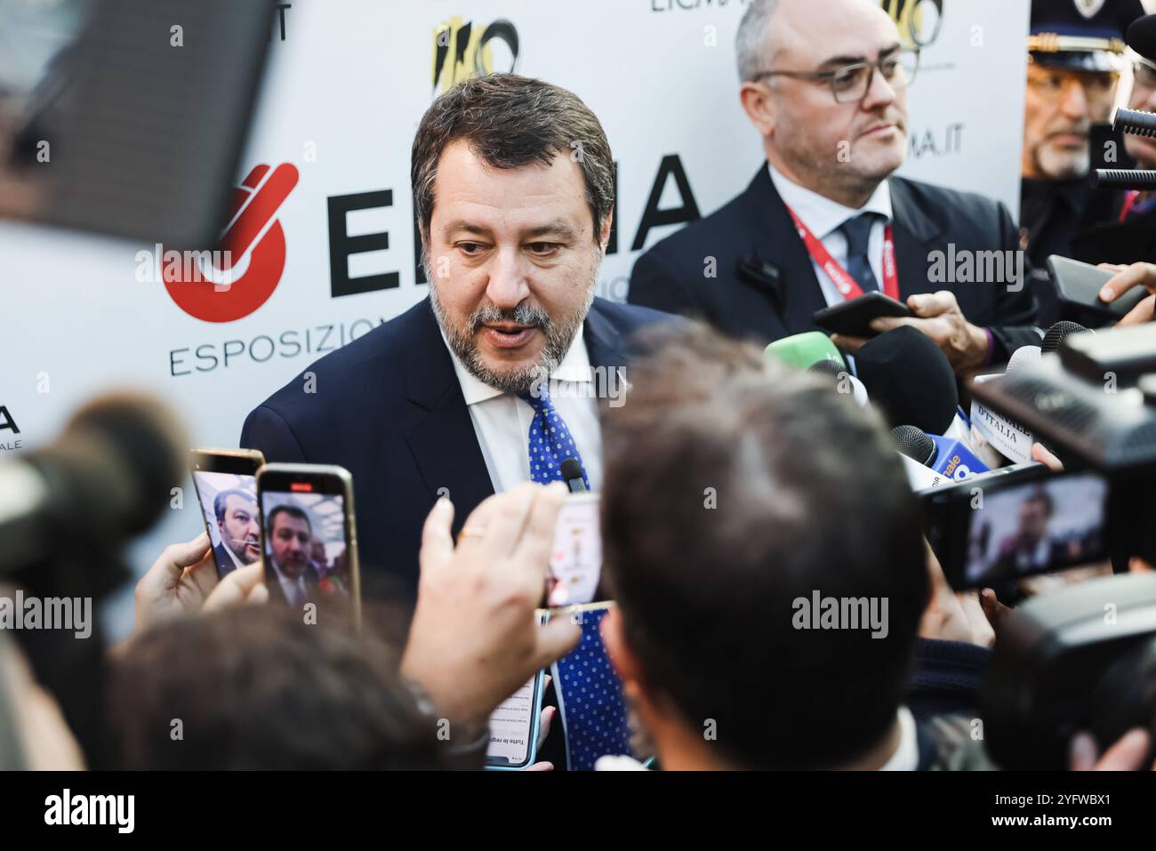 Milan, l'édition EICMA pour les 110 ans du salon du cycle et de la moto à Rho Fiera Milano. Sur la photo : Matteo Salvini Banque D'Images